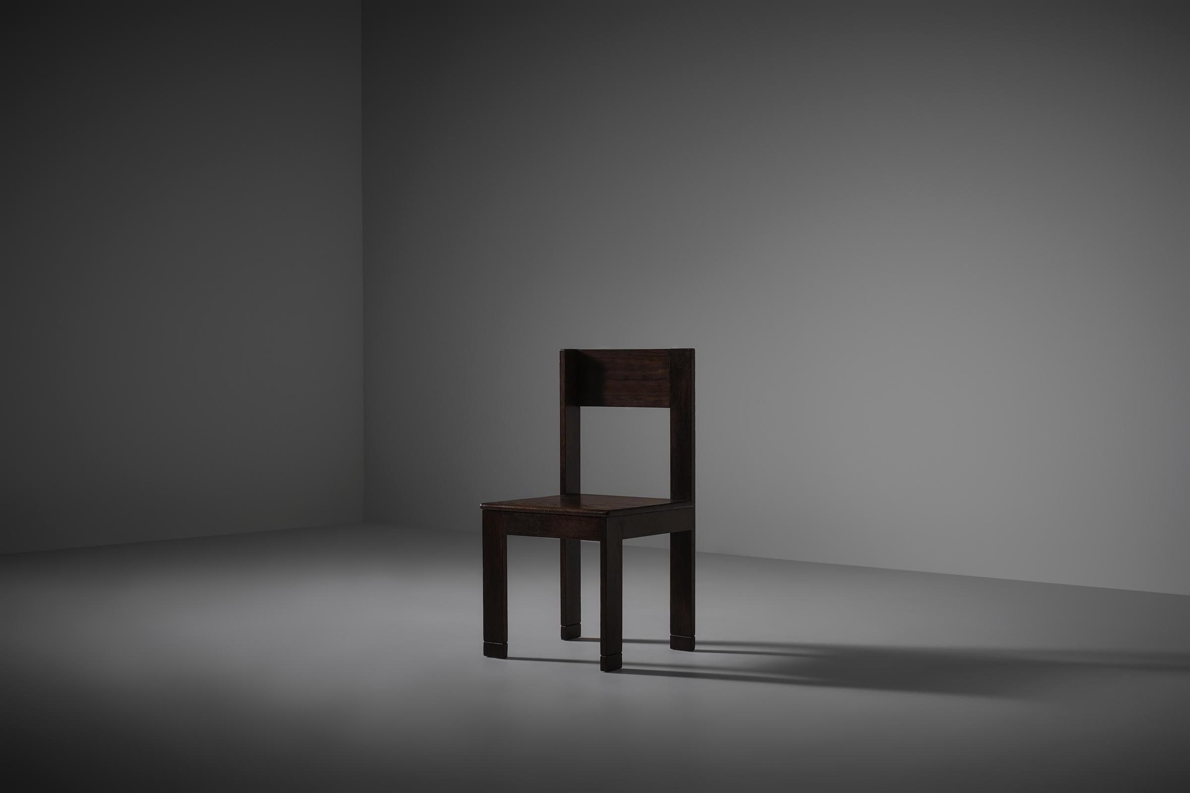 Rare modernist side chair by L.O.V. Oosterbeek, the Netherlands 1921. L.O.V. is an abbreviation of Labor Onia Vincit which means 'Work conquers all', L.O.V. was and an idealistic furniture factory. L.O.V. was founded in 1910, since the naming Frits