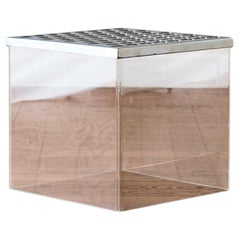 Mesa auxiliar modernista