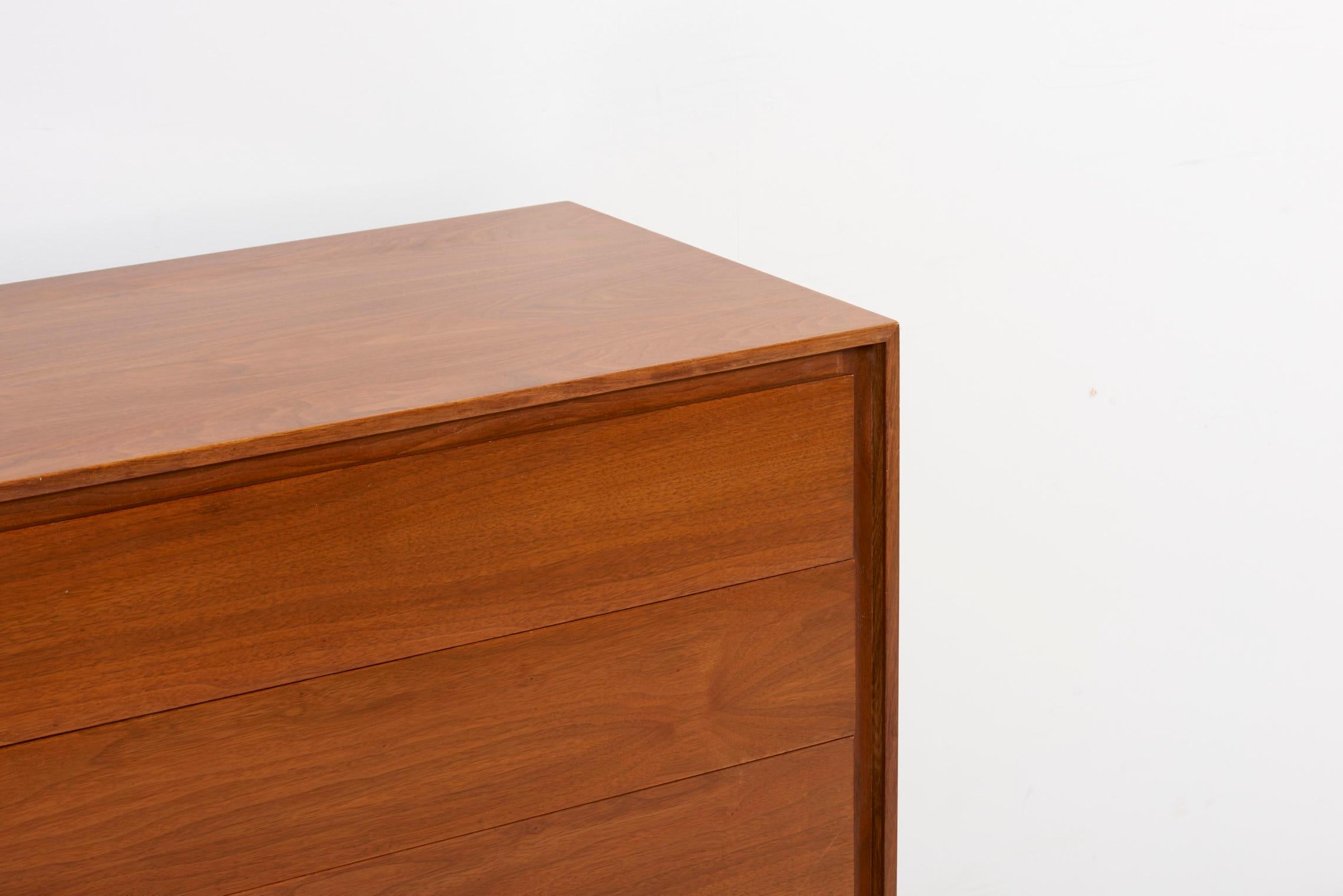 Modernist Sideboard in Walnut by Allan Gould, USA 1960s For Sale 6