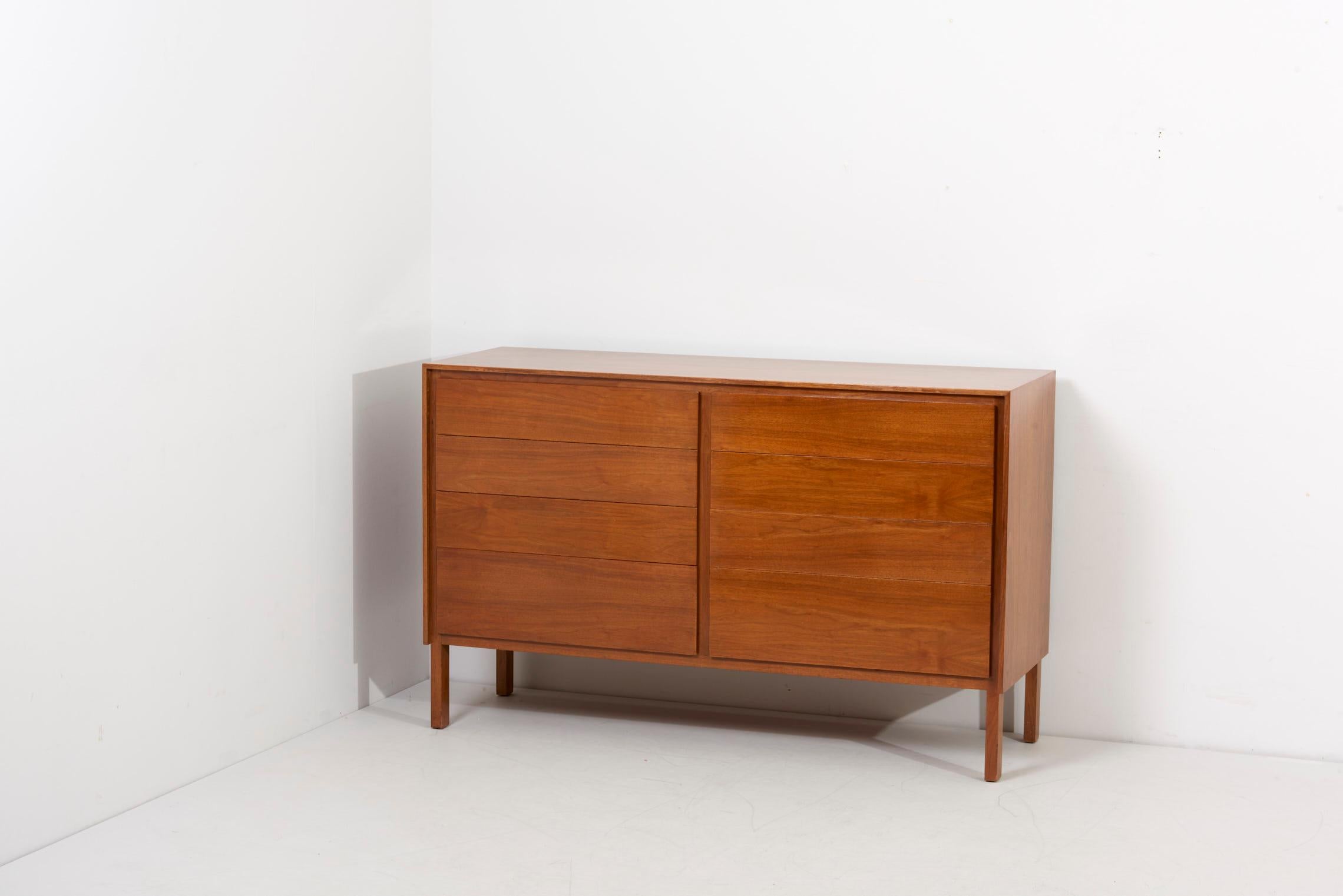 Modernist Sideboard in Walnut by Allan Gould, USA 1960s For Sale 2