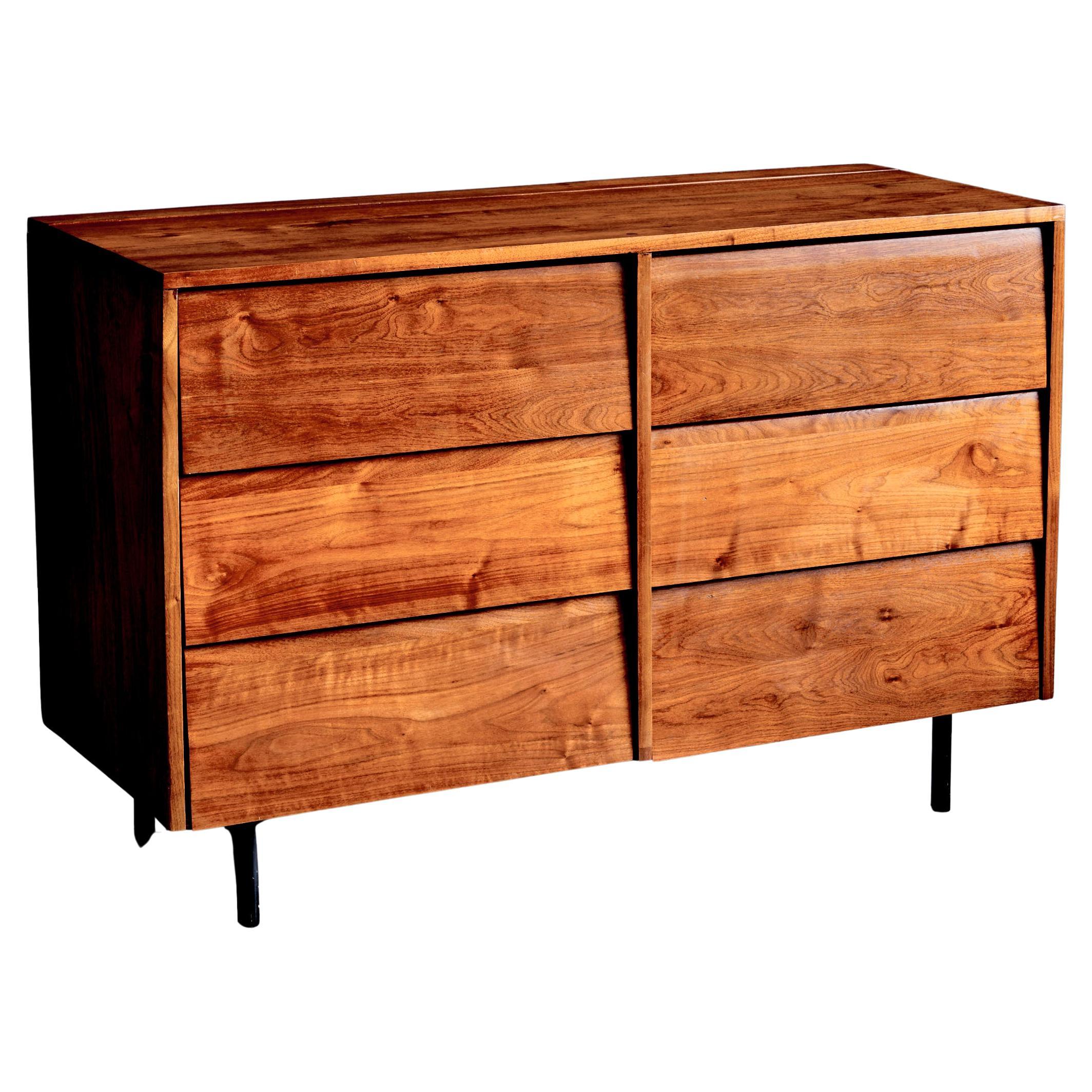 Credenza modernista in noce di Allan Gould, USA 1960 in vendita