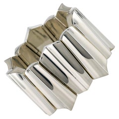 Modernist Silber Designer Manschettenarmband Modernist Silber Designer Manschettenarmband