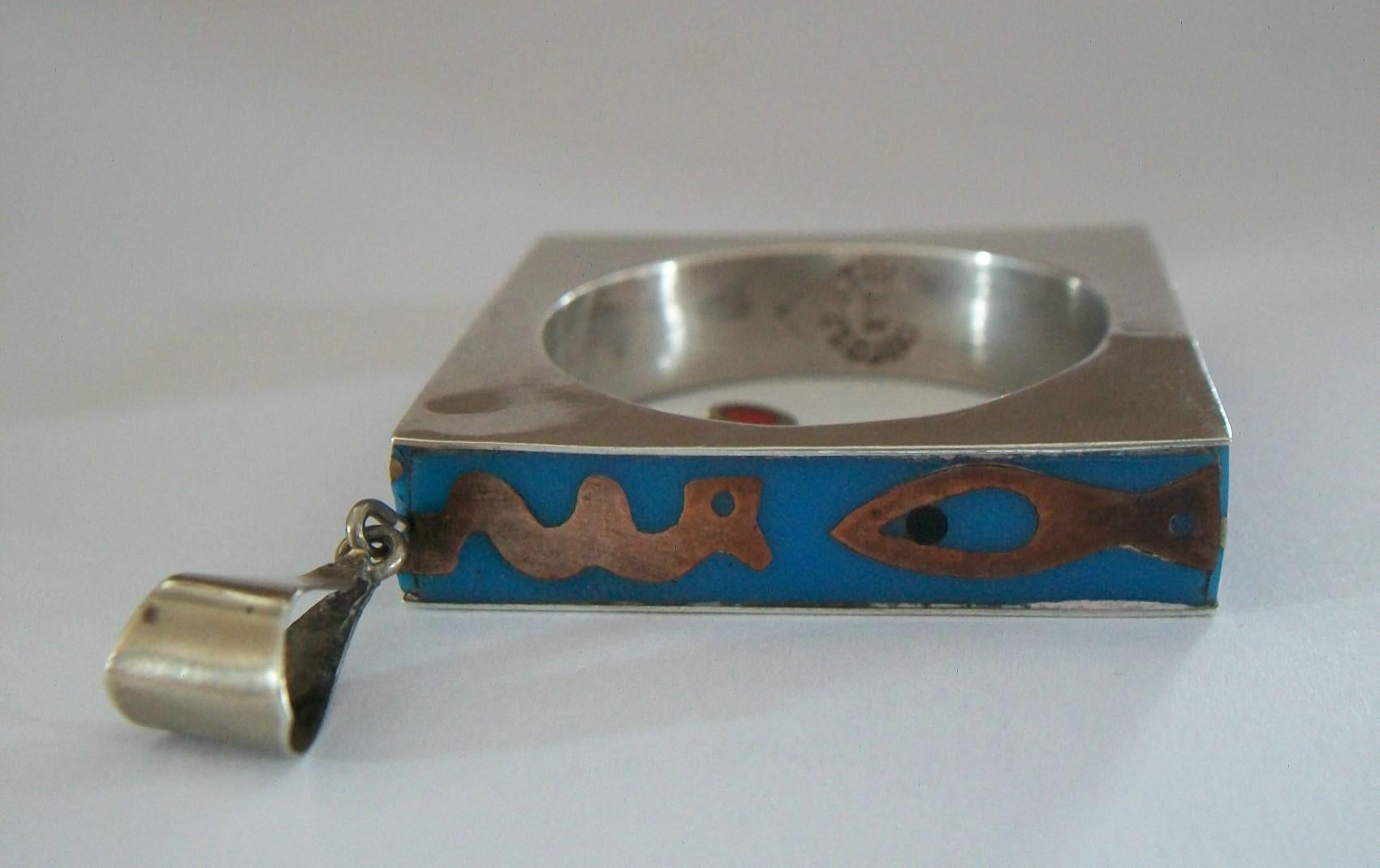 Modernist Silver Enamel Pendant with Plique-à-jour Cross, Mexico, circa 1970s For Sale 3