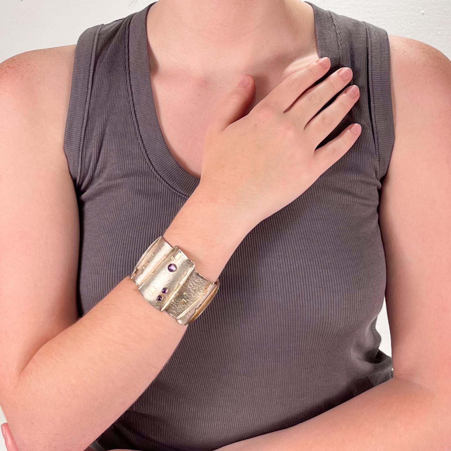 Bracciale modernista in argento, oro e ametista attribuito a Enid Kaplan in vendita 7