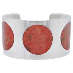 Bracelet manchette moderniste en argent et incrustation de marbre rouge à pois