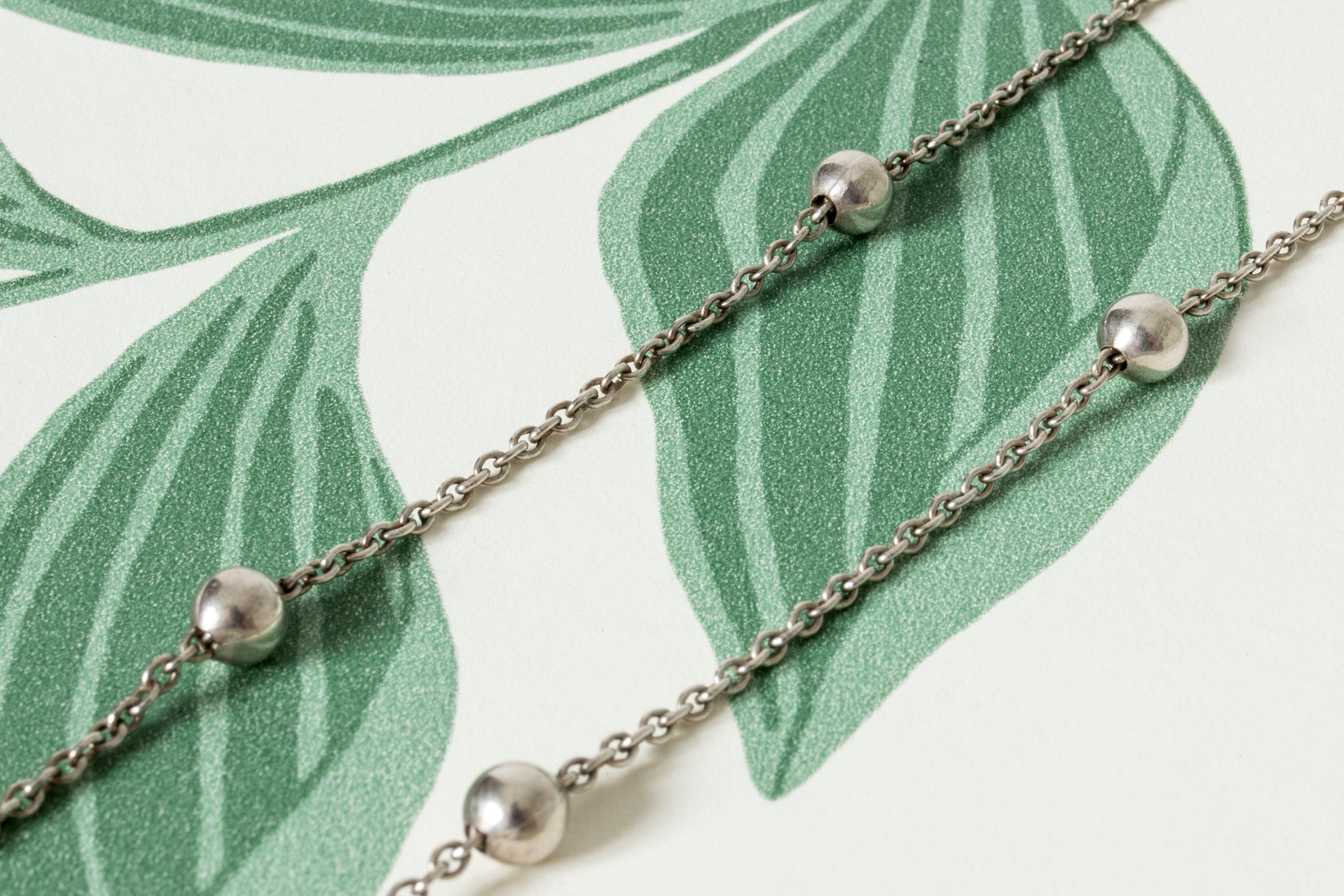 Collier moderniste en argent de Kaunis Koru, Finlande, annes 1960 Bon état à Stockholm, SE