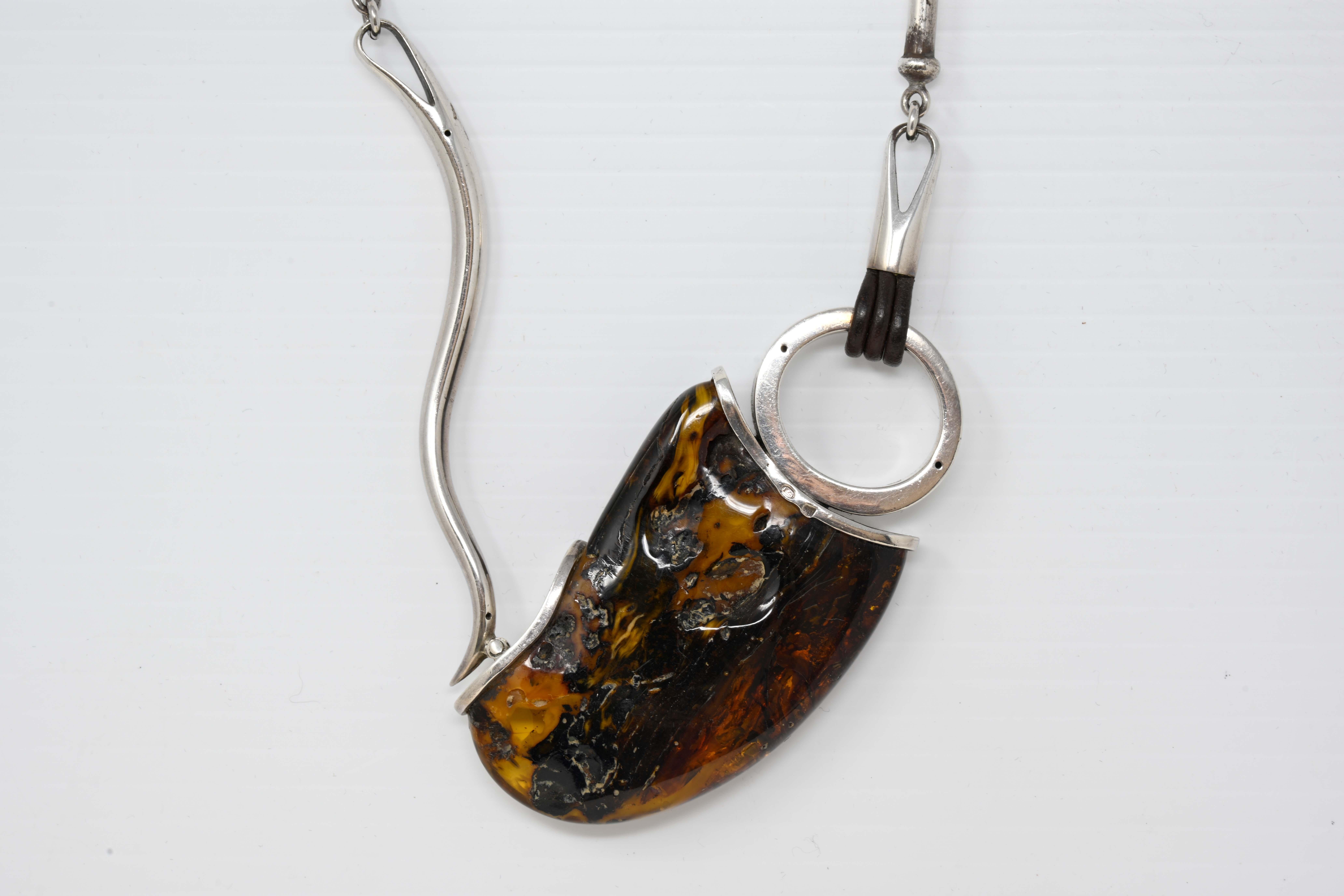 Modernist Silver Necklace with Baltic Amber In Good Condition For Sale In Montreal, QC