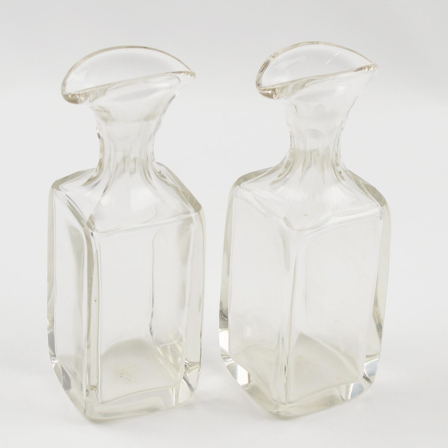 Servidor de vinagreras modernista de plata y cristal, hacia 1930 en venta 2