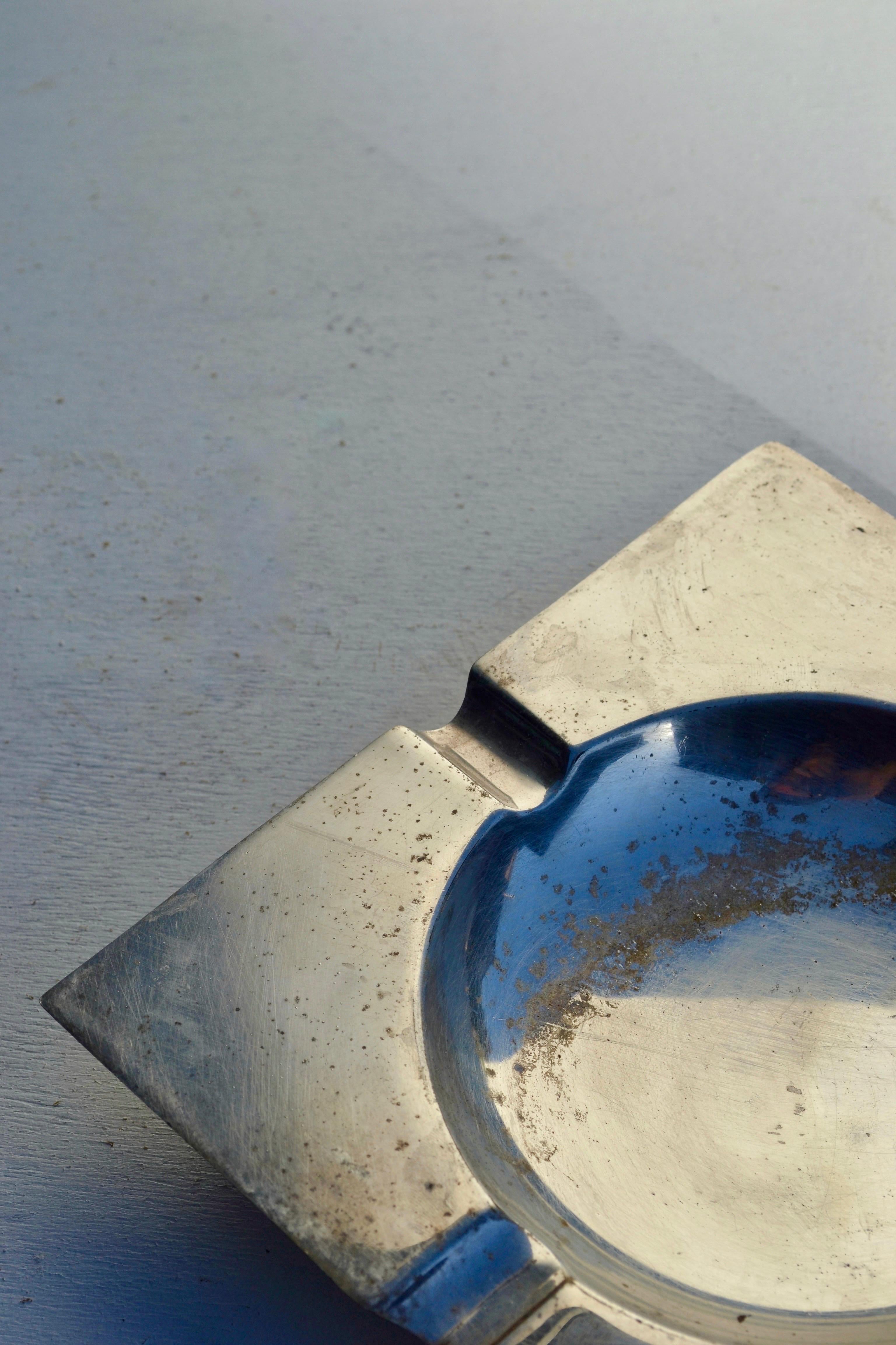 Mid-Century moderno Posacenere modernista placcato in argento con patina superba, Francia, circa 1970 in vendita