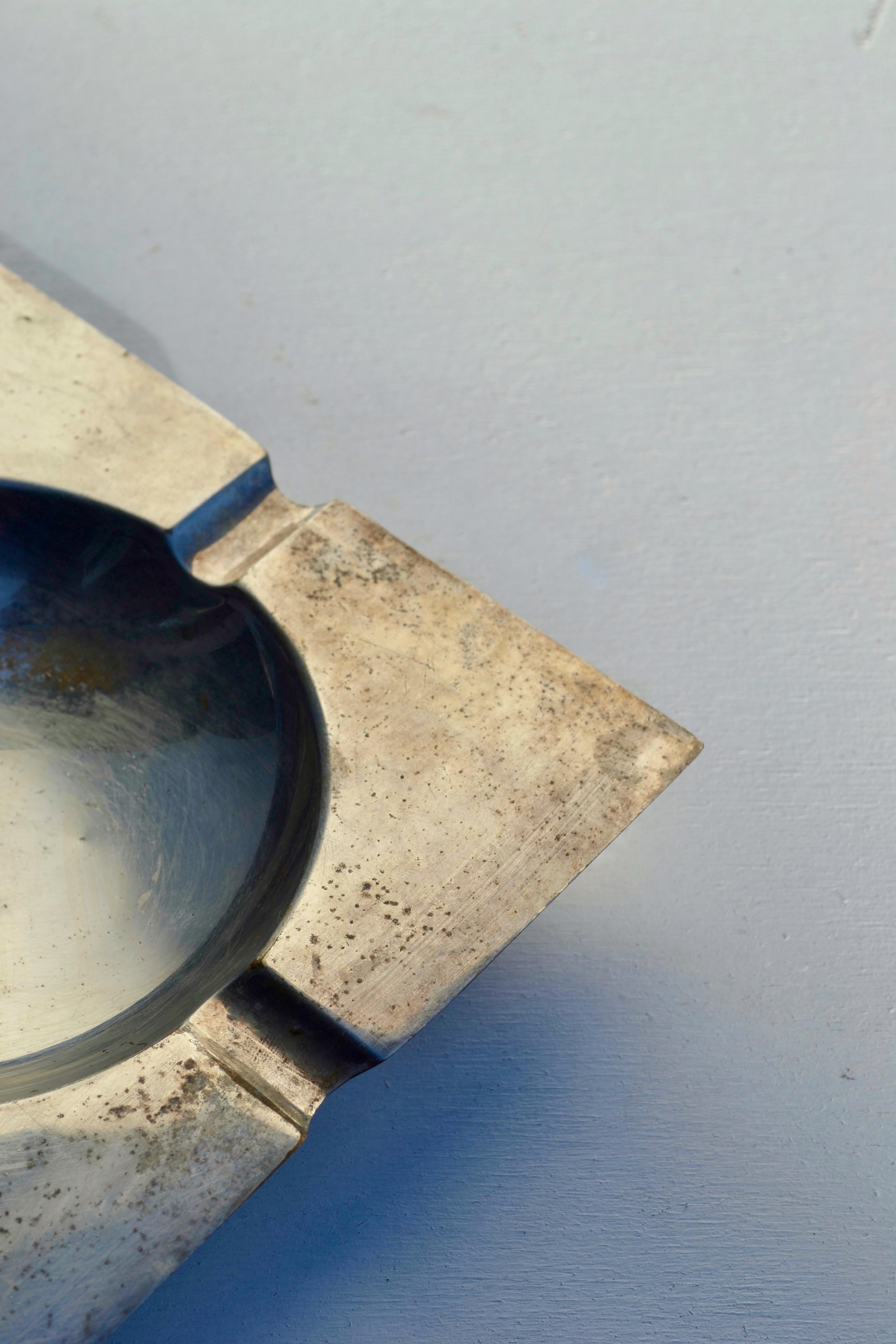 Fine XX secolo Posacenere modernista placcato in argento con patina superba, Francia, circa 1970 in vendita