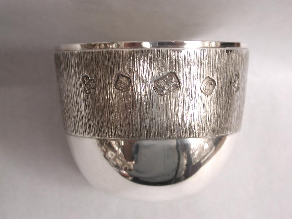 Arts and Crafts Modernist Silver Tumbler Cup, Bark Finish, Dated 1977, Payne & Son of Oxford