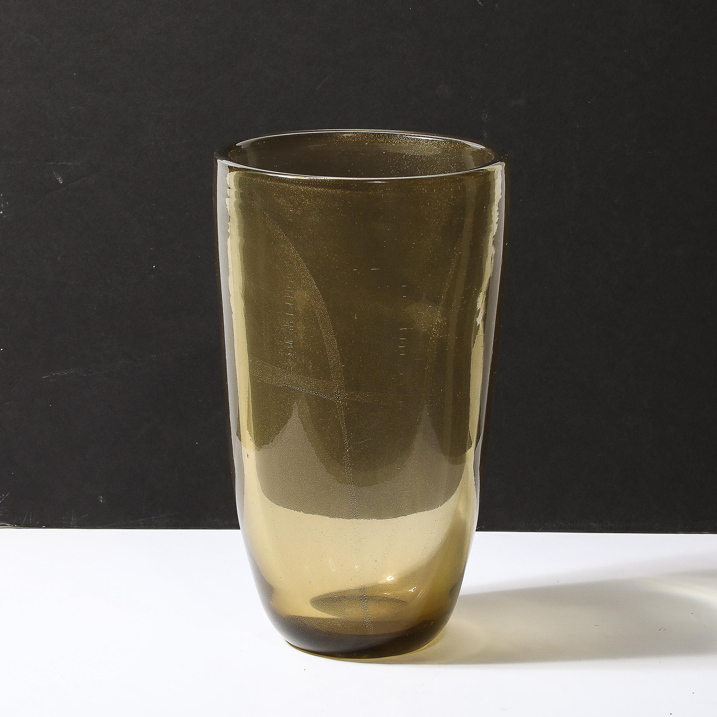 Moderno Vaso modernista in vetro di Murano soffiato a mano color ambra fumé in vendita