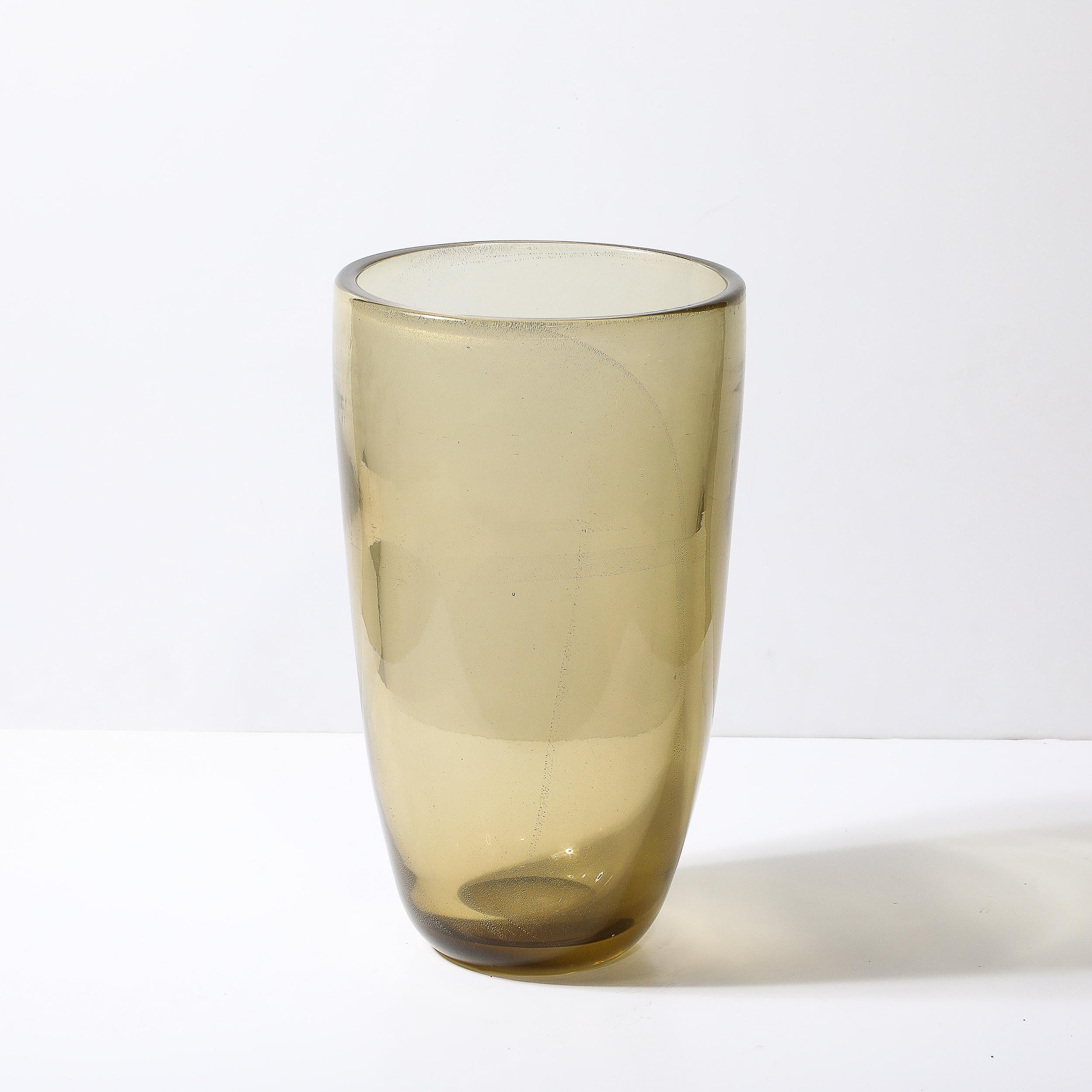 Vetro di Murano Vaso modernista in vetro di Murano soffiato a mano color ambra fumé in vendita
