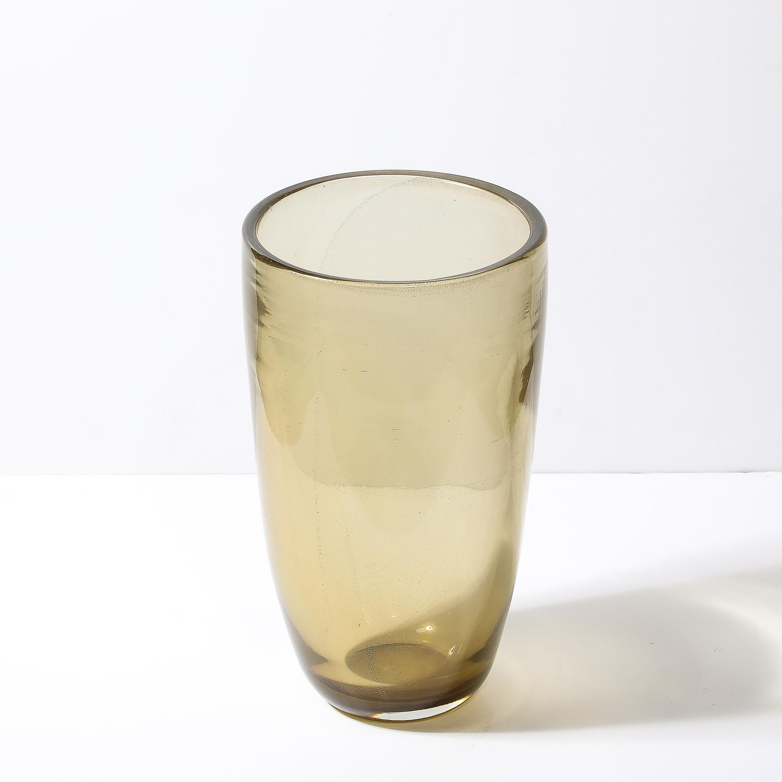 Vaso modernista in vetro di Murano soffiato a mano color ambra fumé in vendita 1