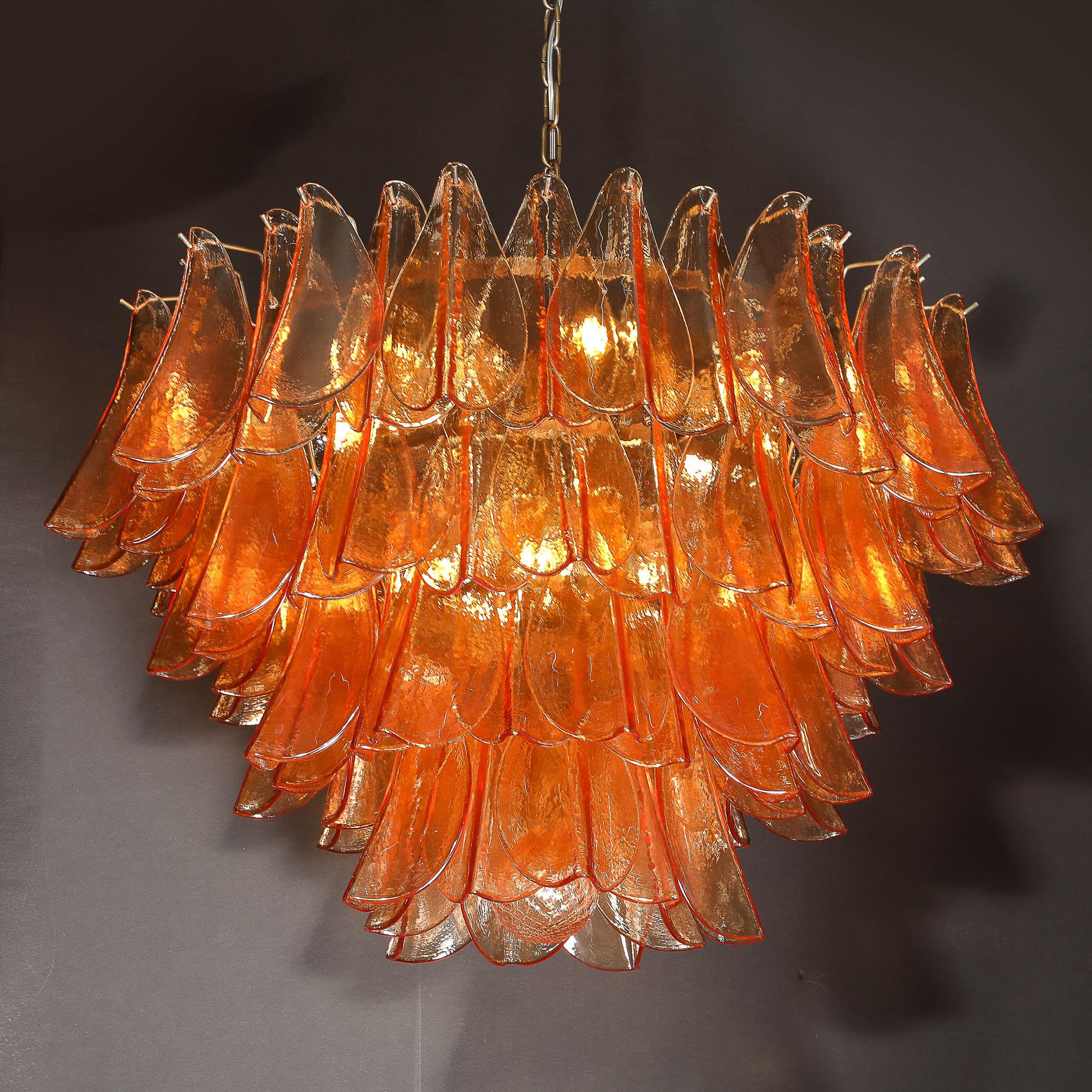 Lampadario modernista in vetro di Murano color albicocca fumé e bronzo strofinato a olio con piume in vendita 8