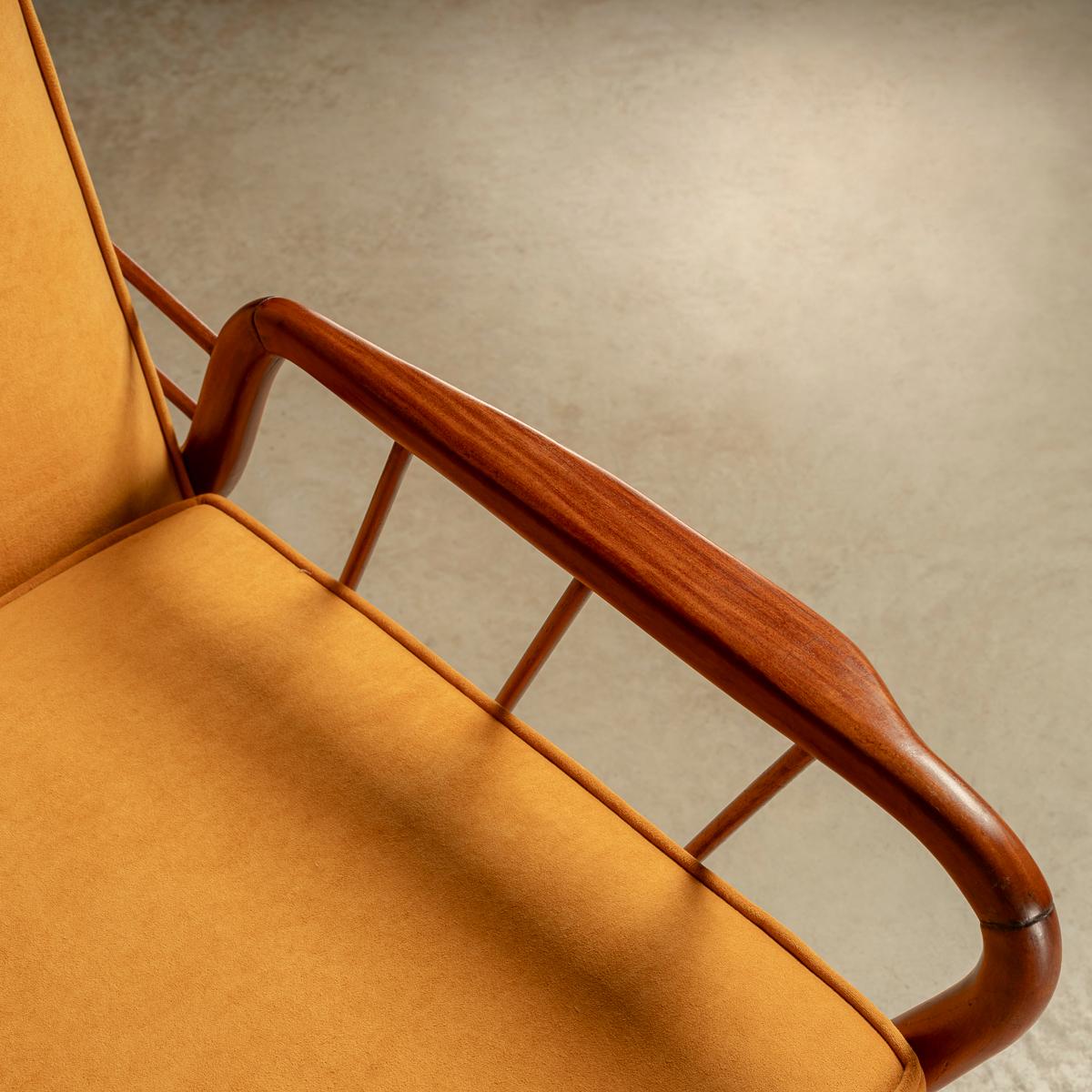 Mid-Century Modern Canapé moderniste brésilien du milieu du siècle en bois dur de Rino Levi en vente