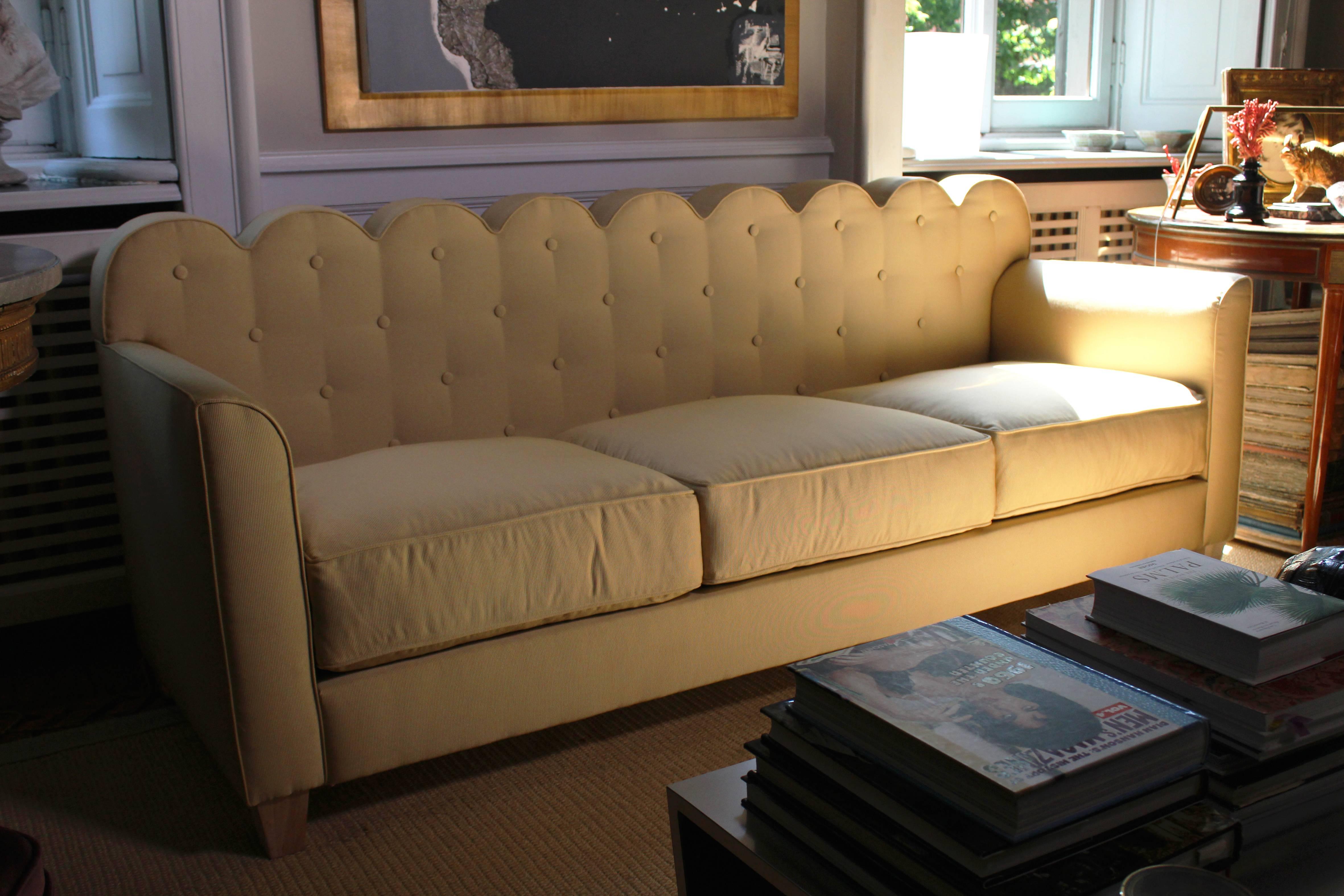 Italian Modernist Sofa Upholstered in Grosgrain Cloth with Beech Frame  For Sale