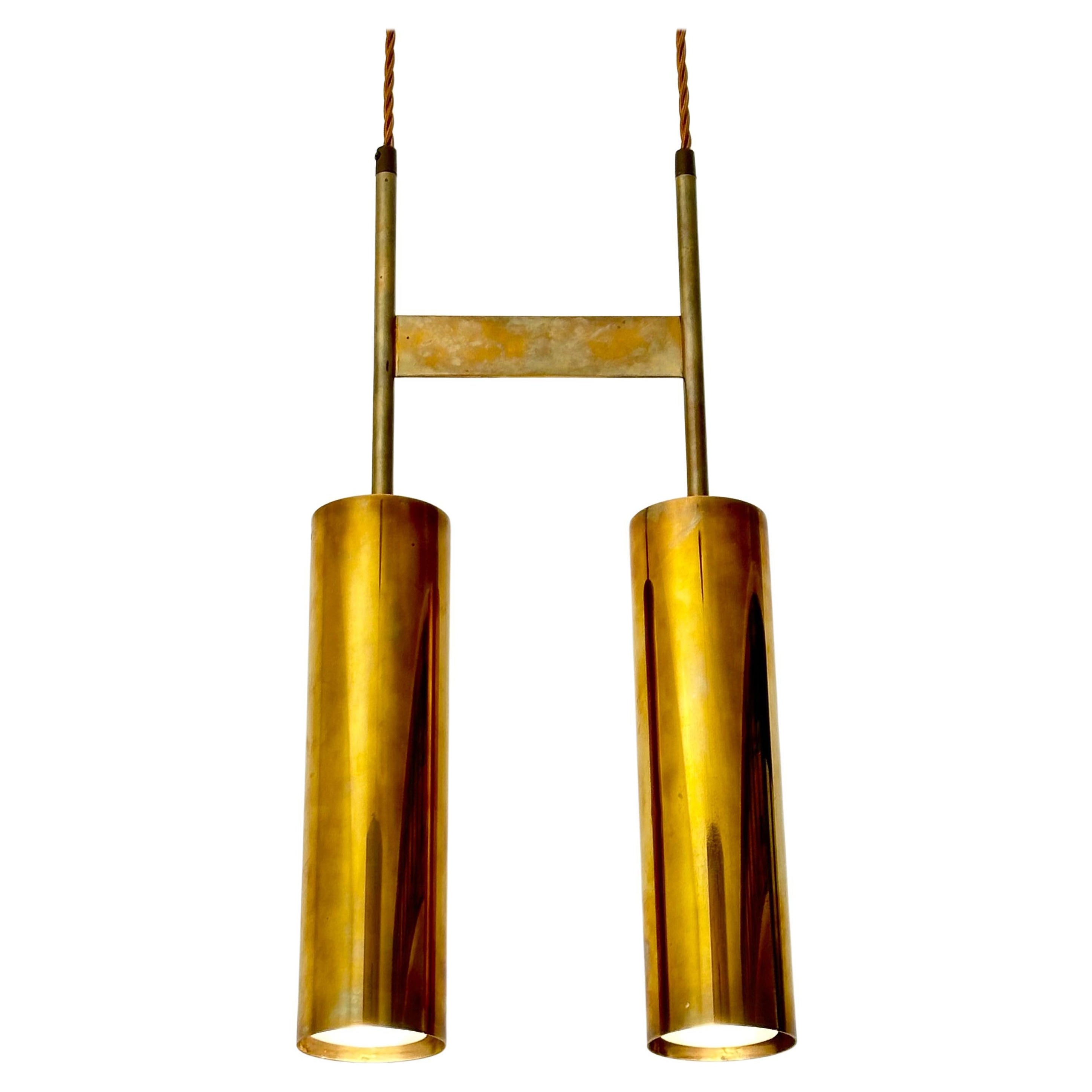 Apparecchio a sospensione modernista a doppio cilindro in ottone massiccio, anni 
60