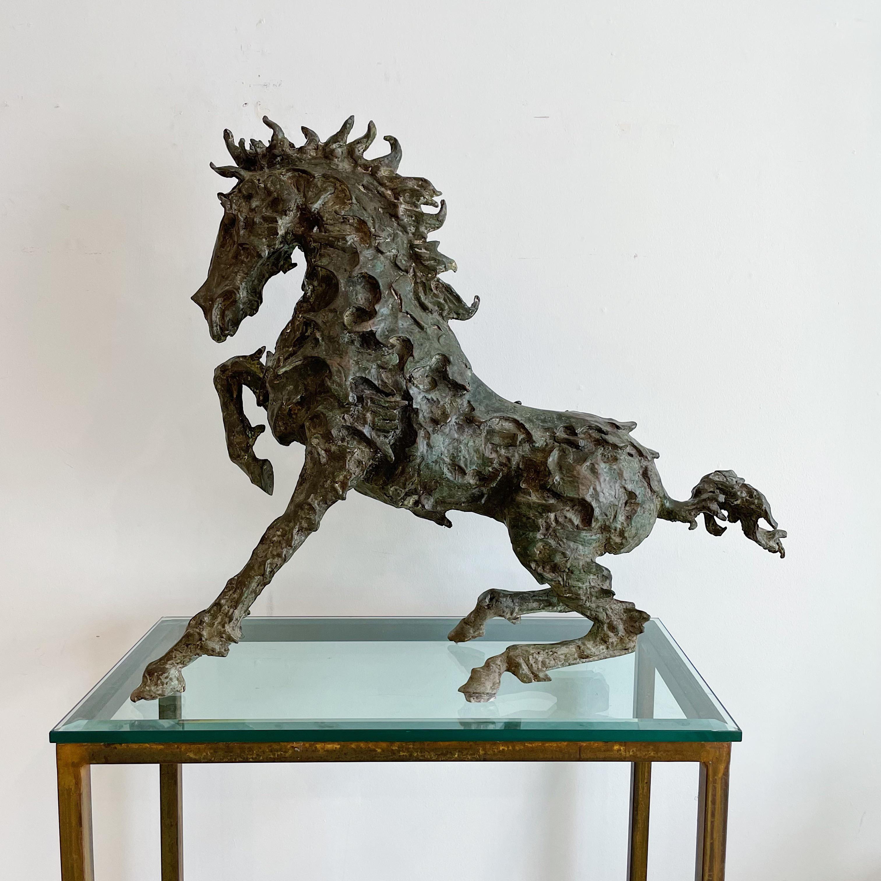 Modernistische Pferde-Skulptur aus massiver Bronze (20. Jahrhundert) im Angebot