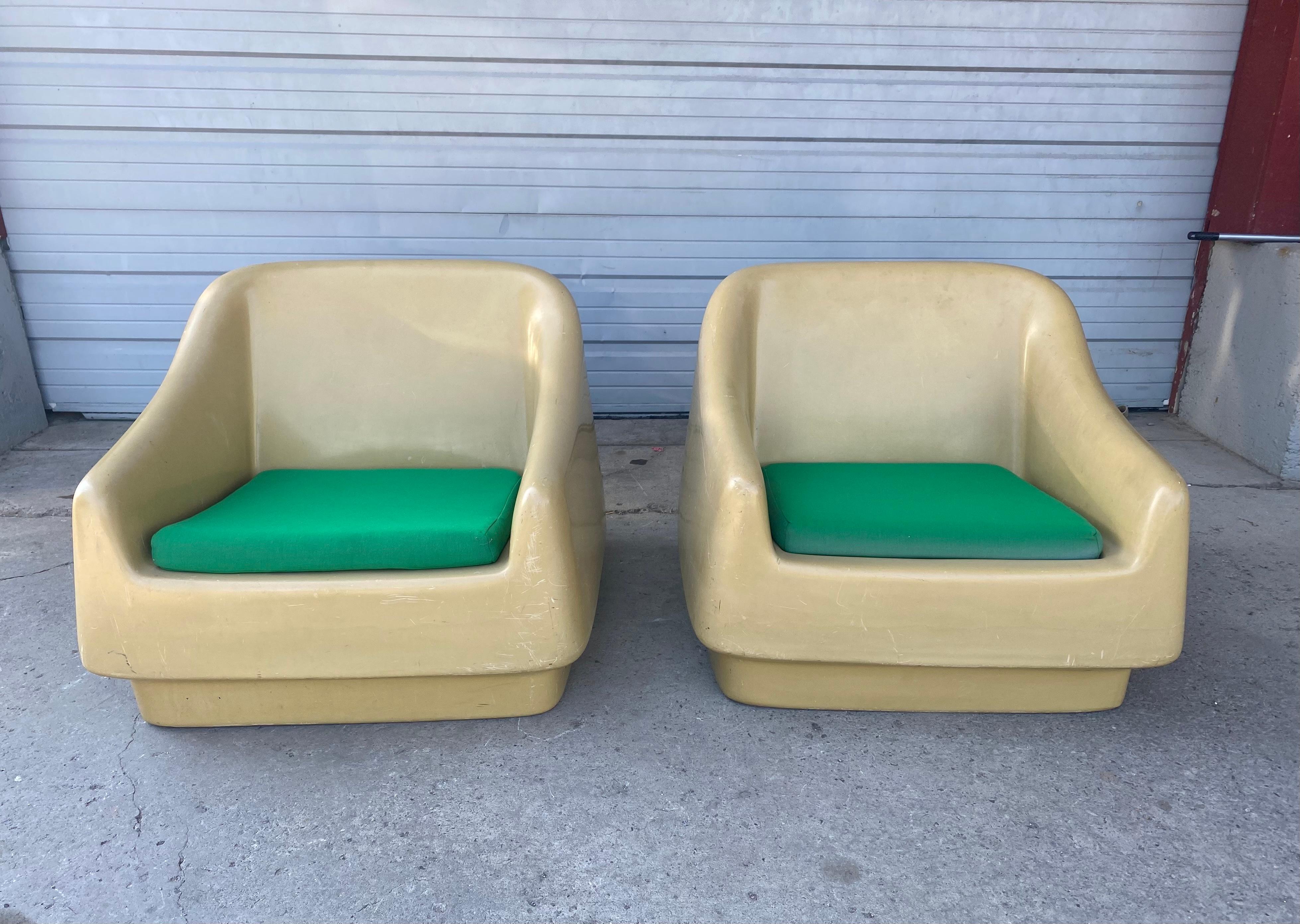 Modernist Space Age Fiberglass Pod Chairs 1
