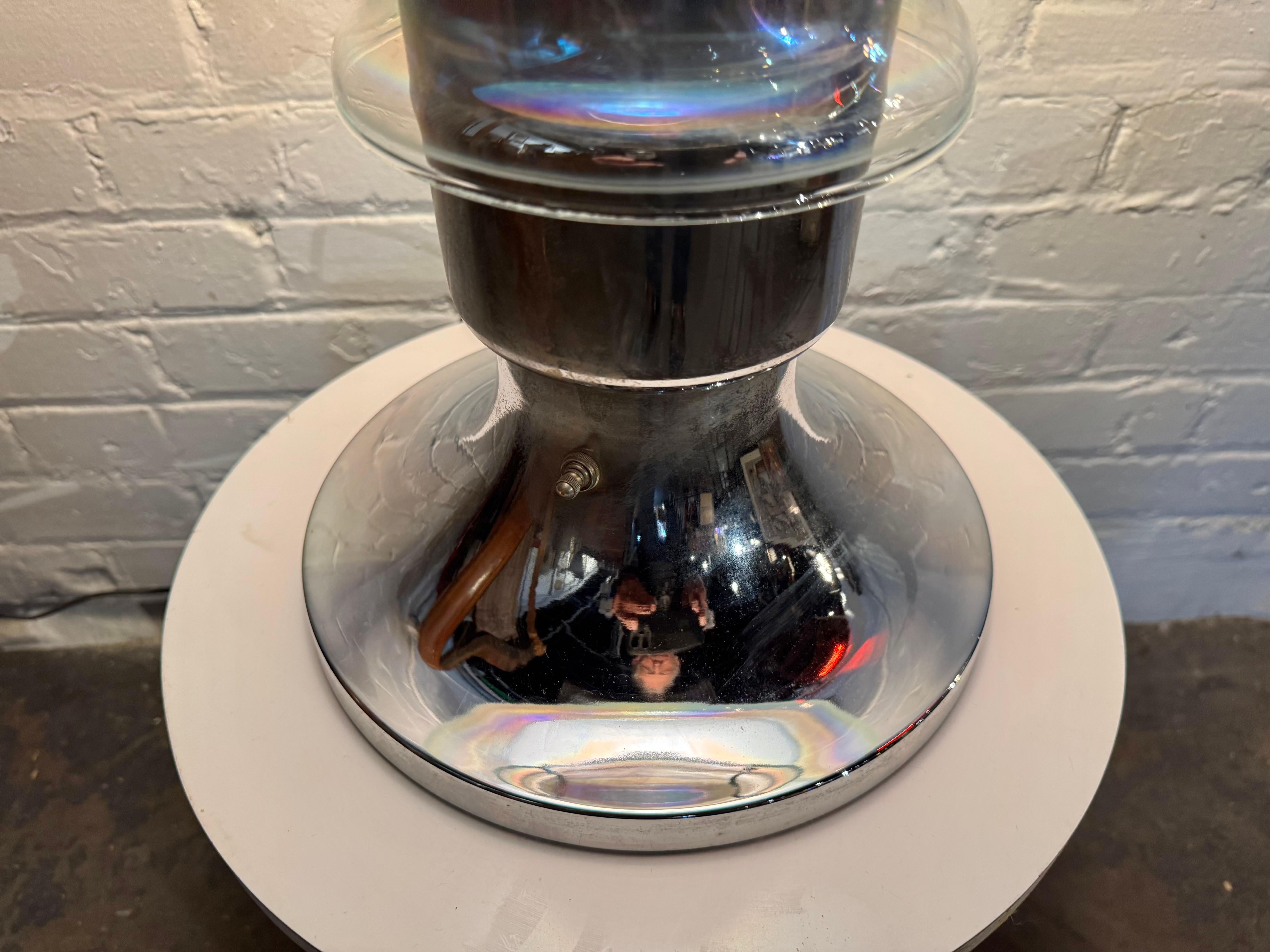 Lampada modernista Space AGE in vetro soffiato di Murano e cromo. Toni Zuccheri In condizioni buone in vendita a Buffalo, NY