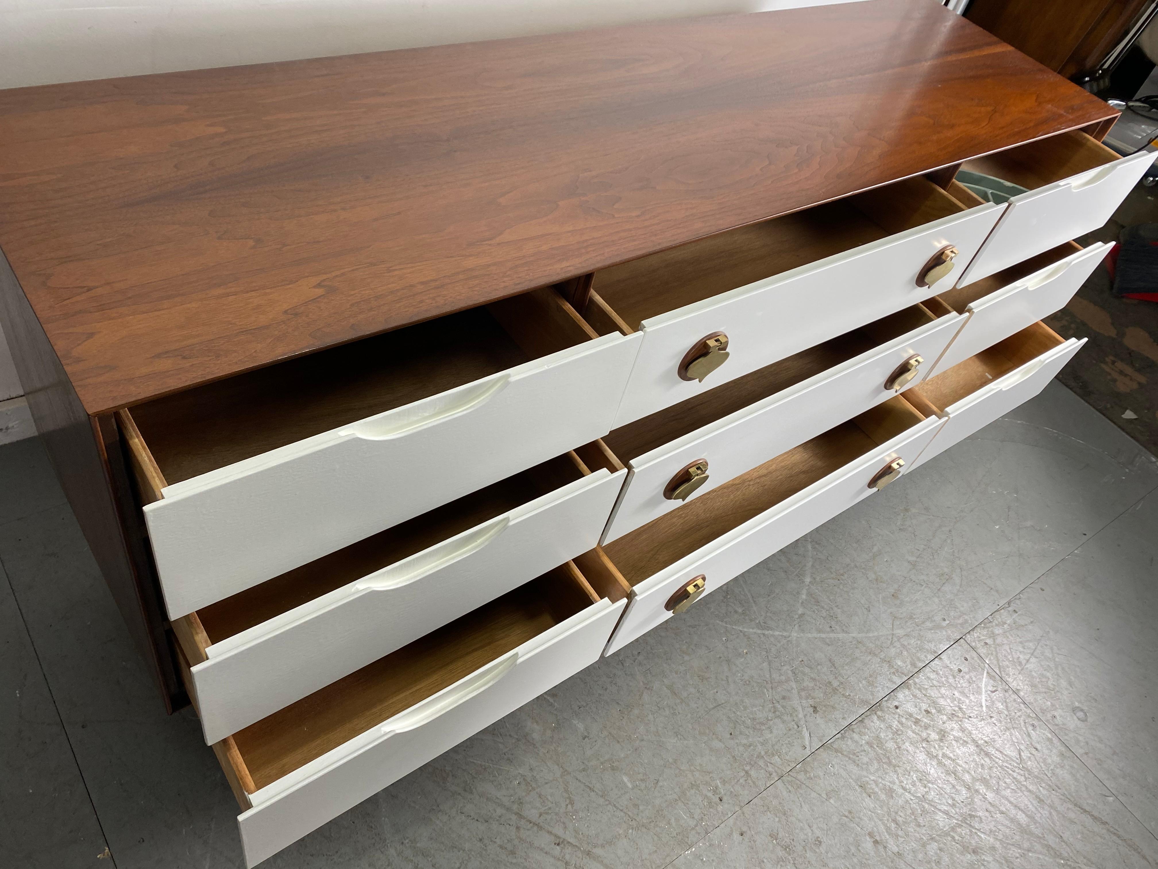 Modernist Spade Handle 9-Drawer Dresser by Stanley 1