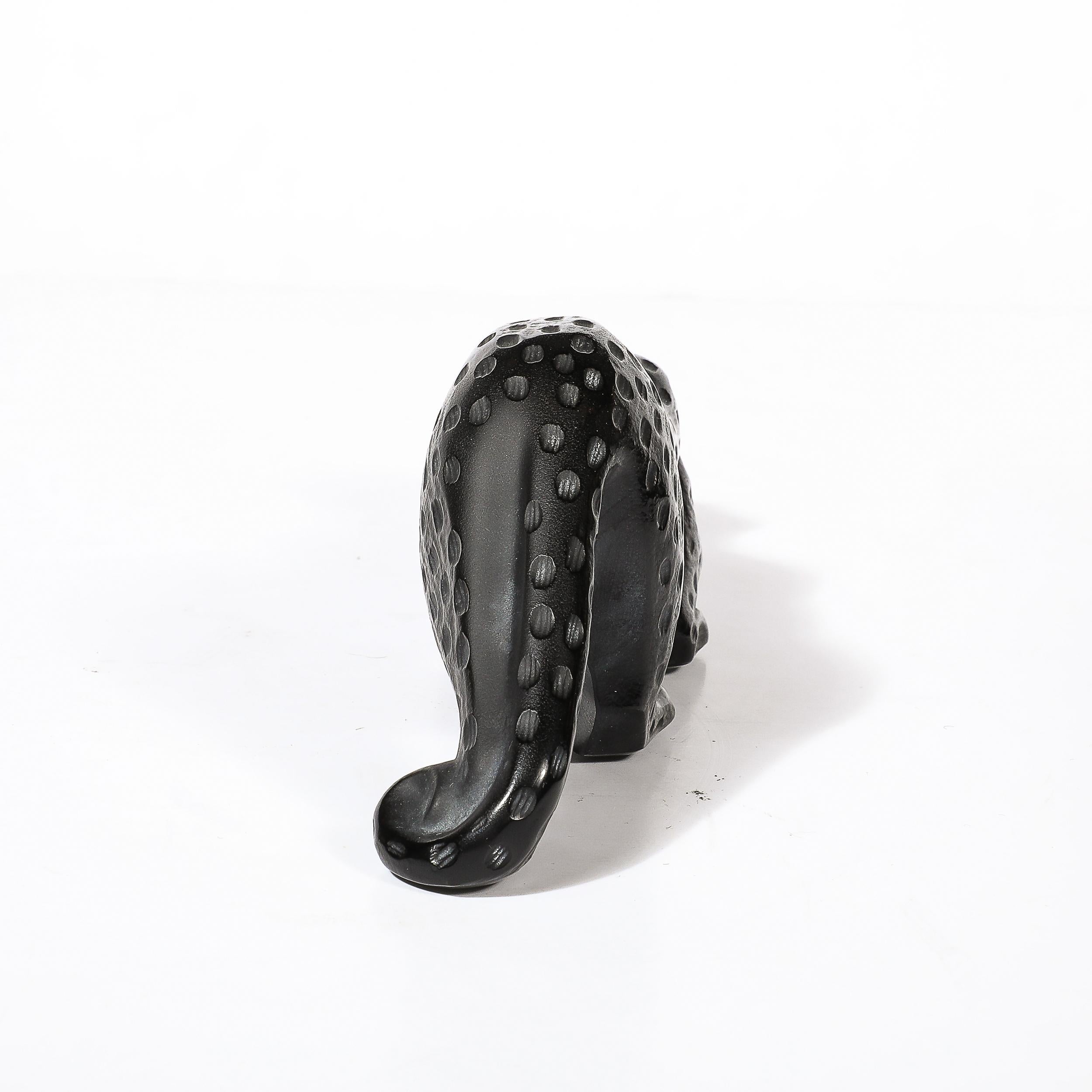 Leopardo Acechador Modernista en Cristal Esmerilado Firmado por Lalique en venta 4