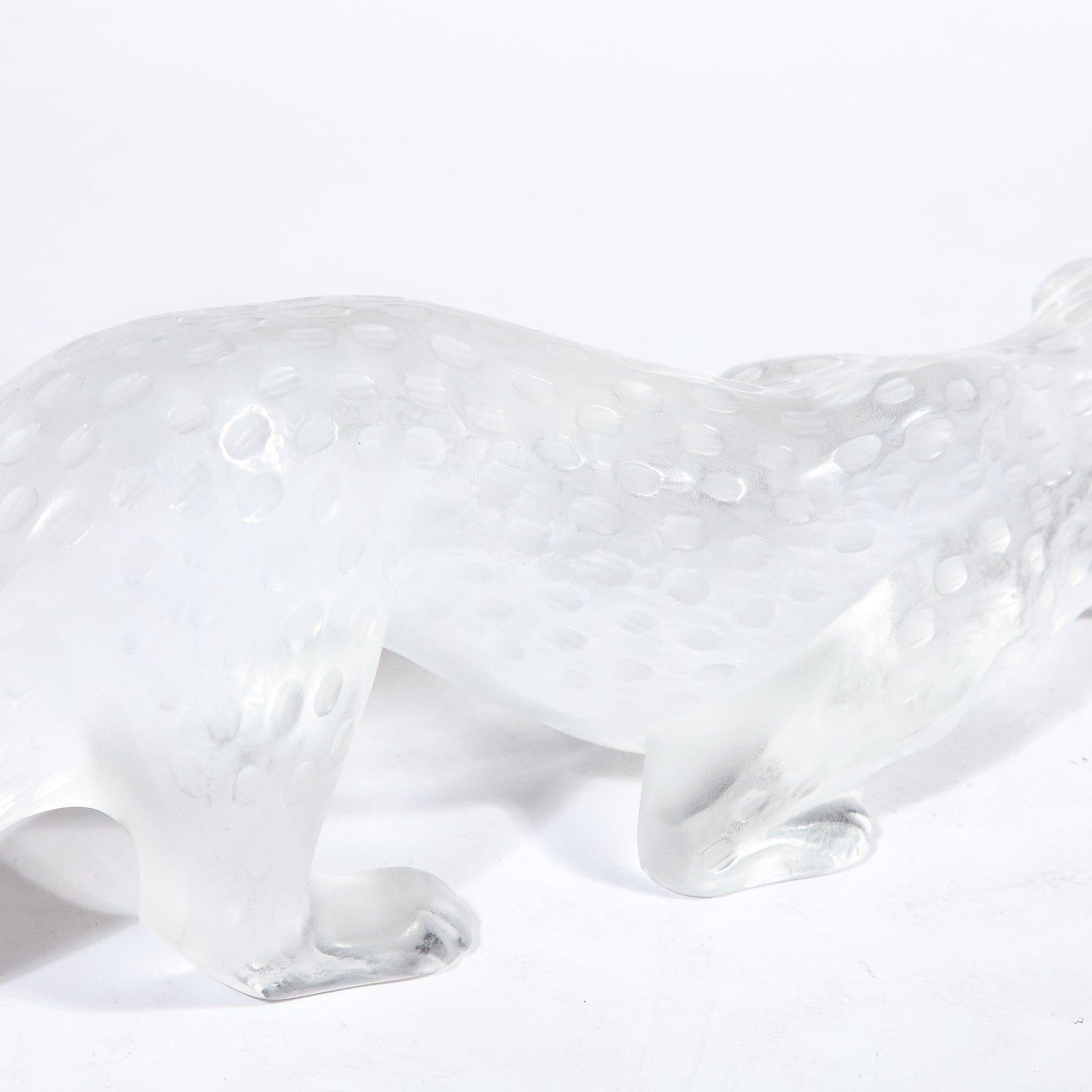 Leopardo Acechador Modernista en Cristal Esmerilado Firmado por Lalique en venta 5