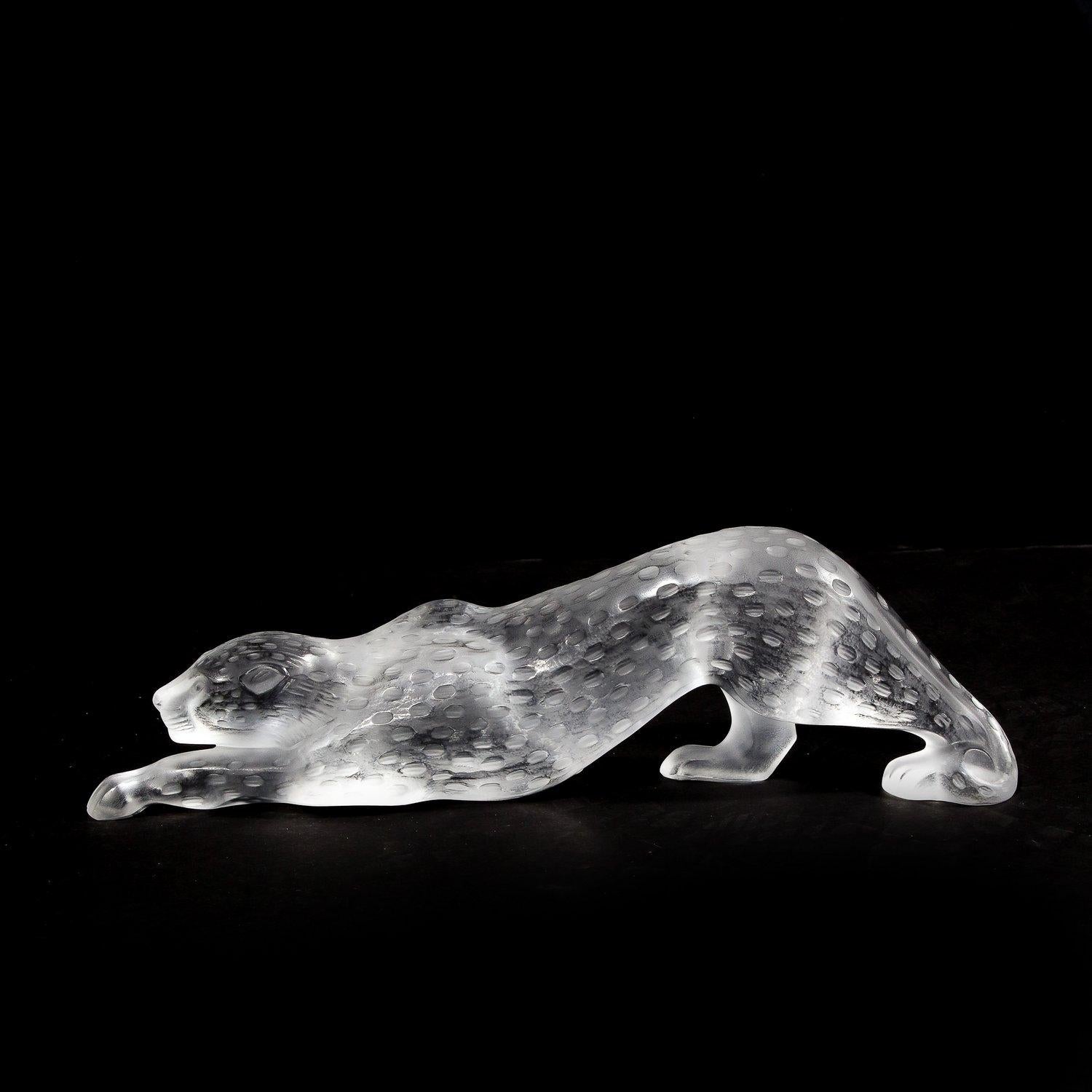 Leopardo Acechador Modernista en Cristal Esmerilado Firmado por Lalique en venta 10