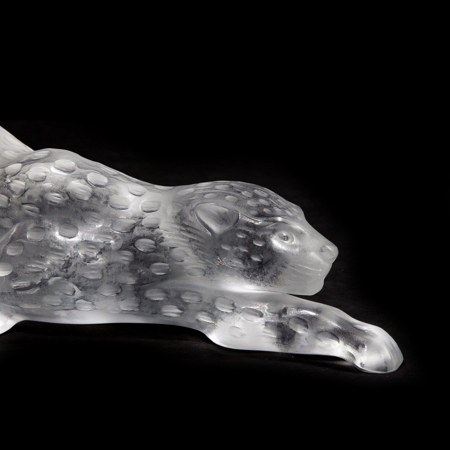Leopardo Acechador Modernista en Cristal Esmerilado Firmado por Lalique en venta 12