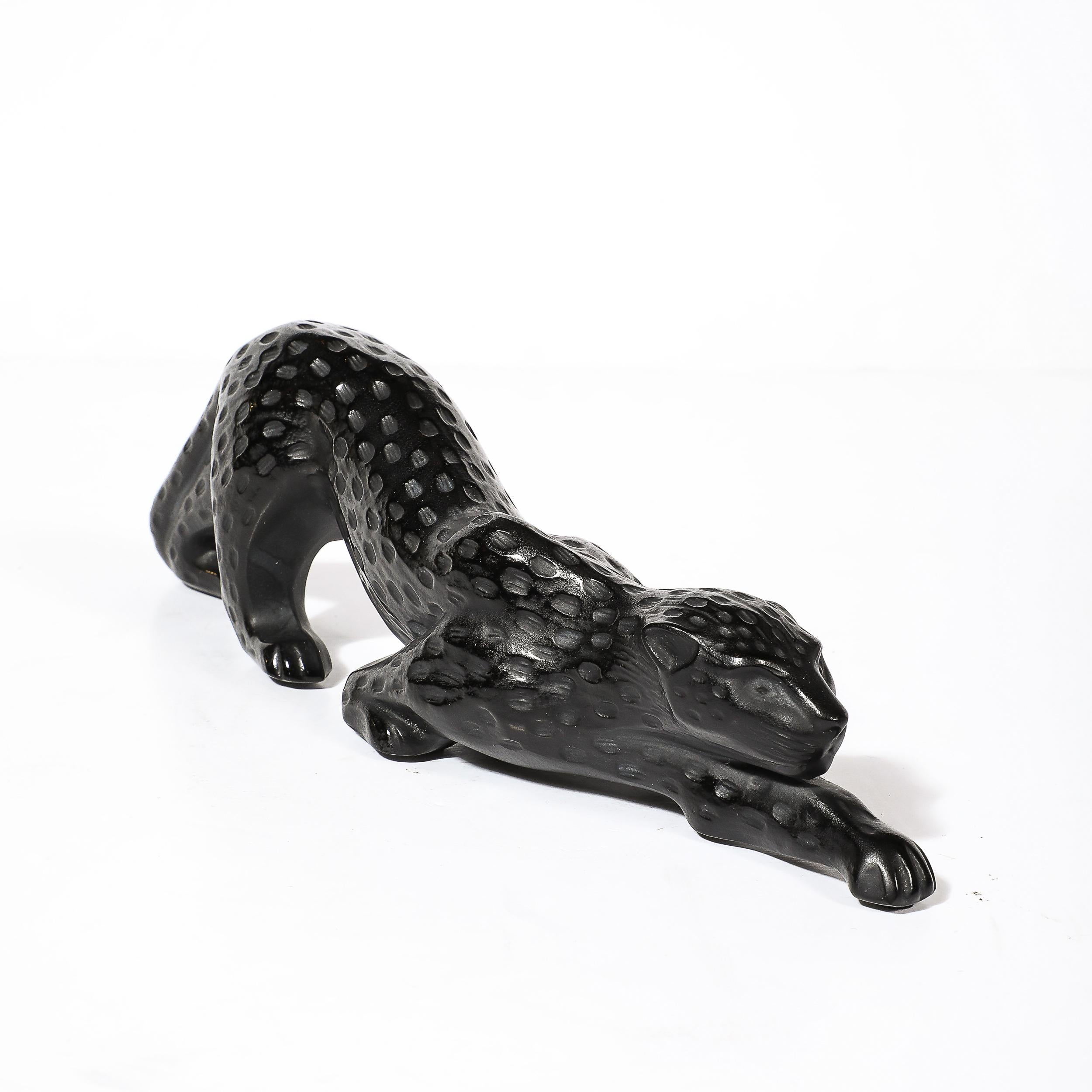 Leopardo Acechador Modernista en Cristal Esmerilado Firmado por Lalique en Excelente estado para la venta en New York, NY