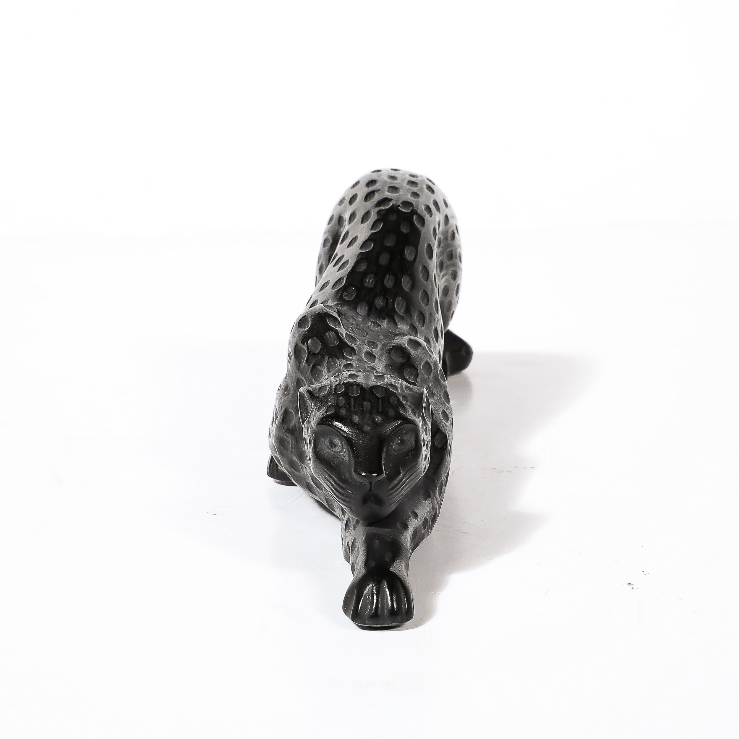 Leopardo Acechador Modernista en Cristal Esmerilado Firmado por Lalique finales del siglo XX en venta