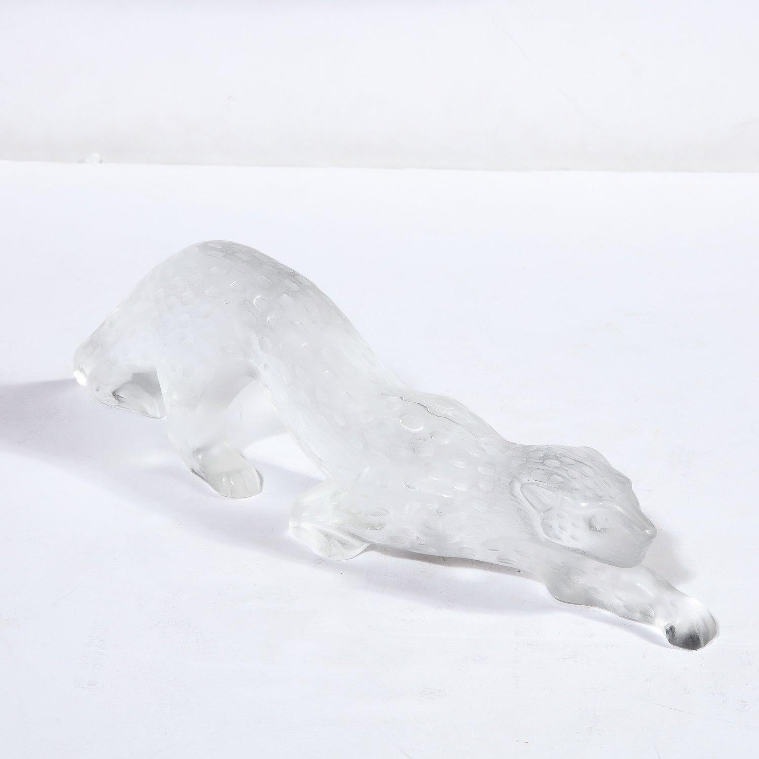 Leopardo Acechador Modernista en Cristal Esmerilado Firmado por Lalique Vidrio en venta