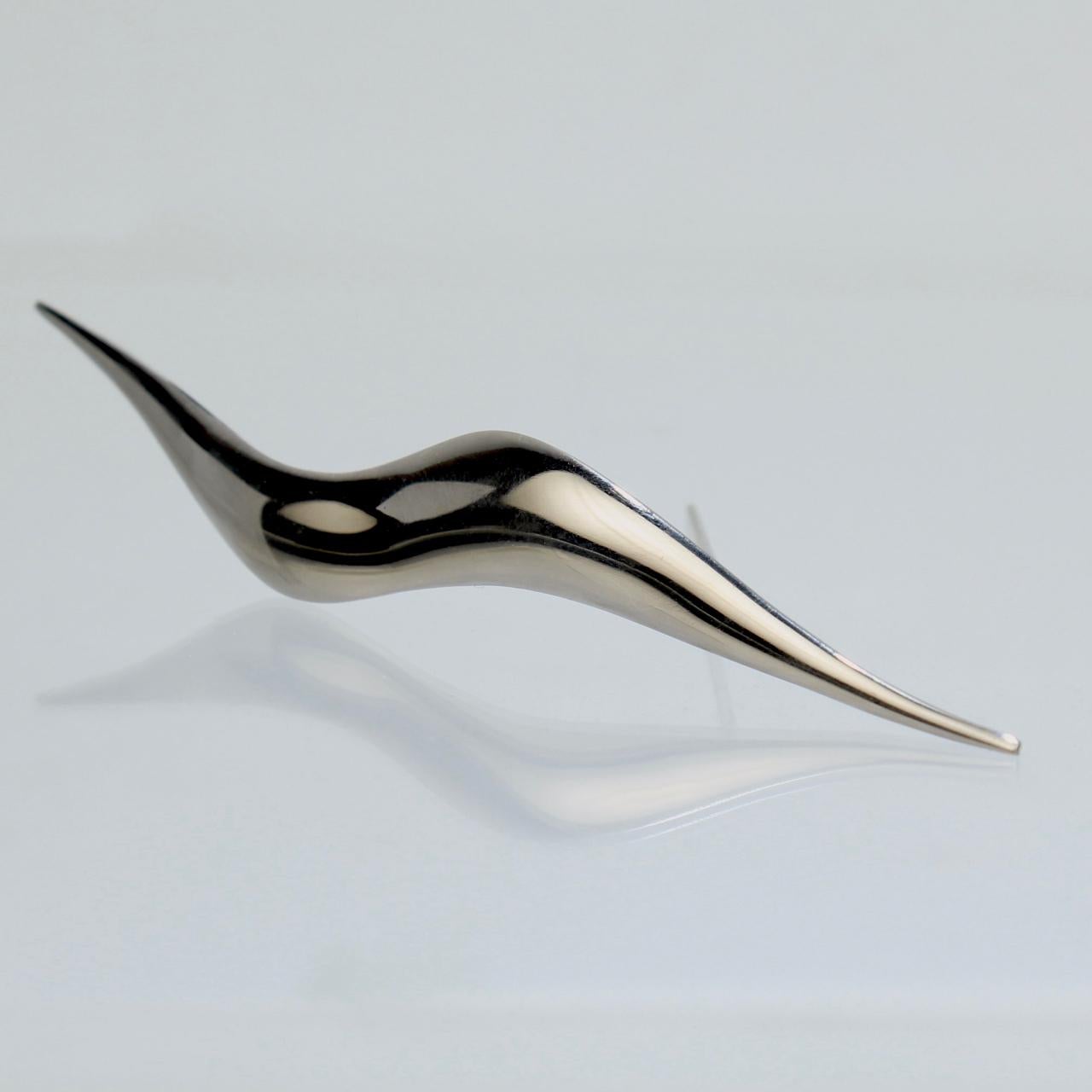Modernistische Brosche oder Anstecknadel aus Edelstahl von Jose De Riviera für Damen oder Herren im Angebot