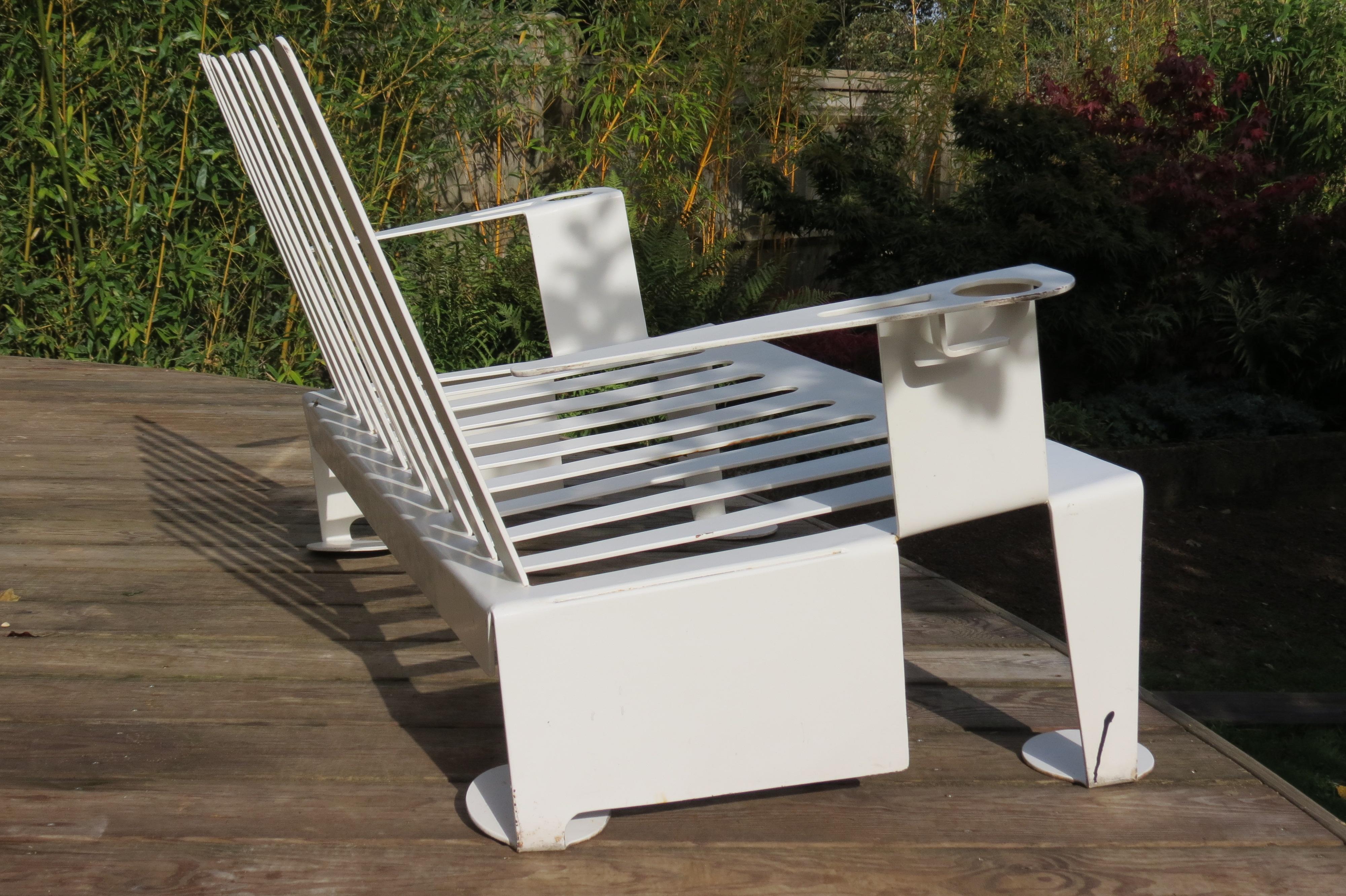 White metal modern design bench, 1990s
A very good quality metal bench from the 1990s. Very cleverly cut and formed from one sheet of metal. Possibly a prototype. Very good quality, great design and very well constructed. 
Good over all condition,