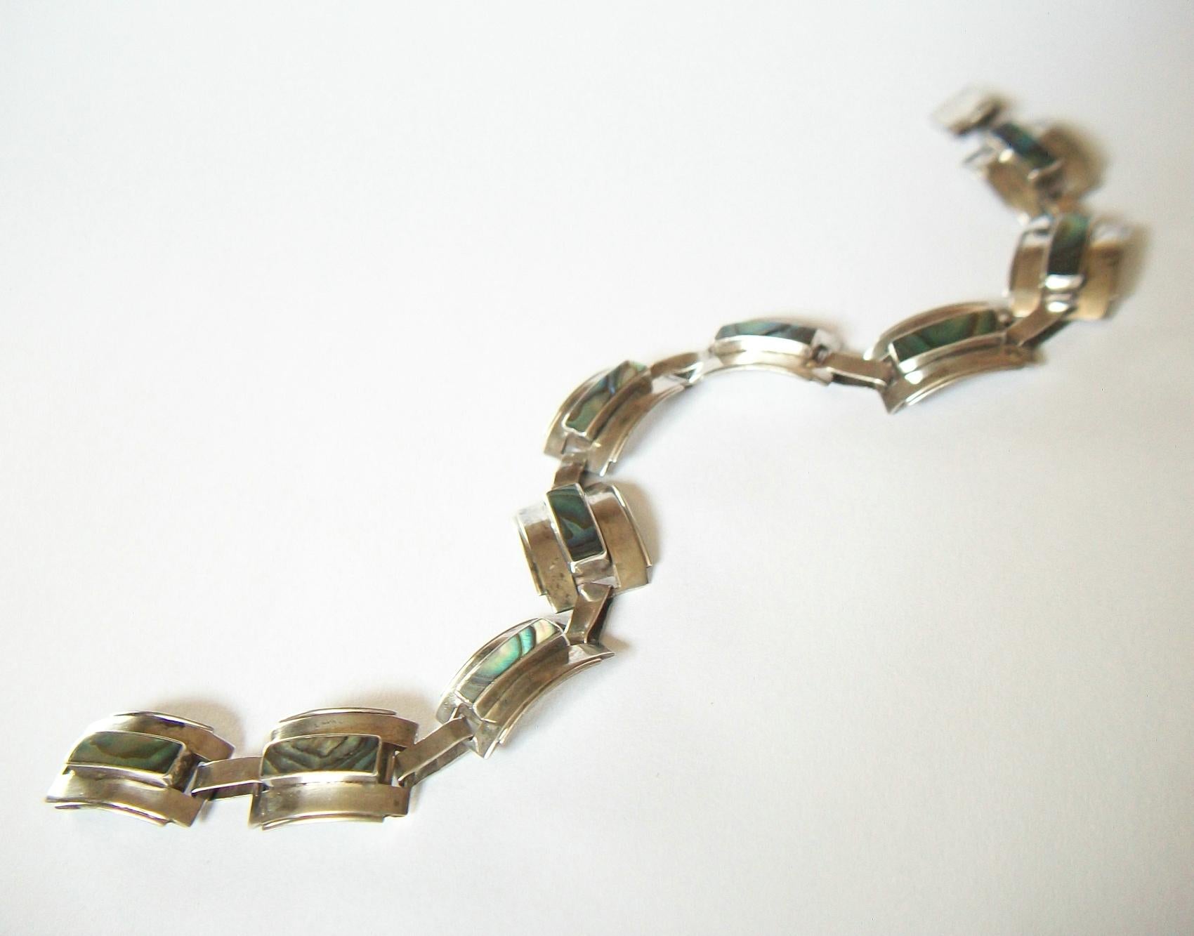 Modernist Sterling Silver & Abalone Link Bracelet - Mexico - Circa 1950's For Sale 6