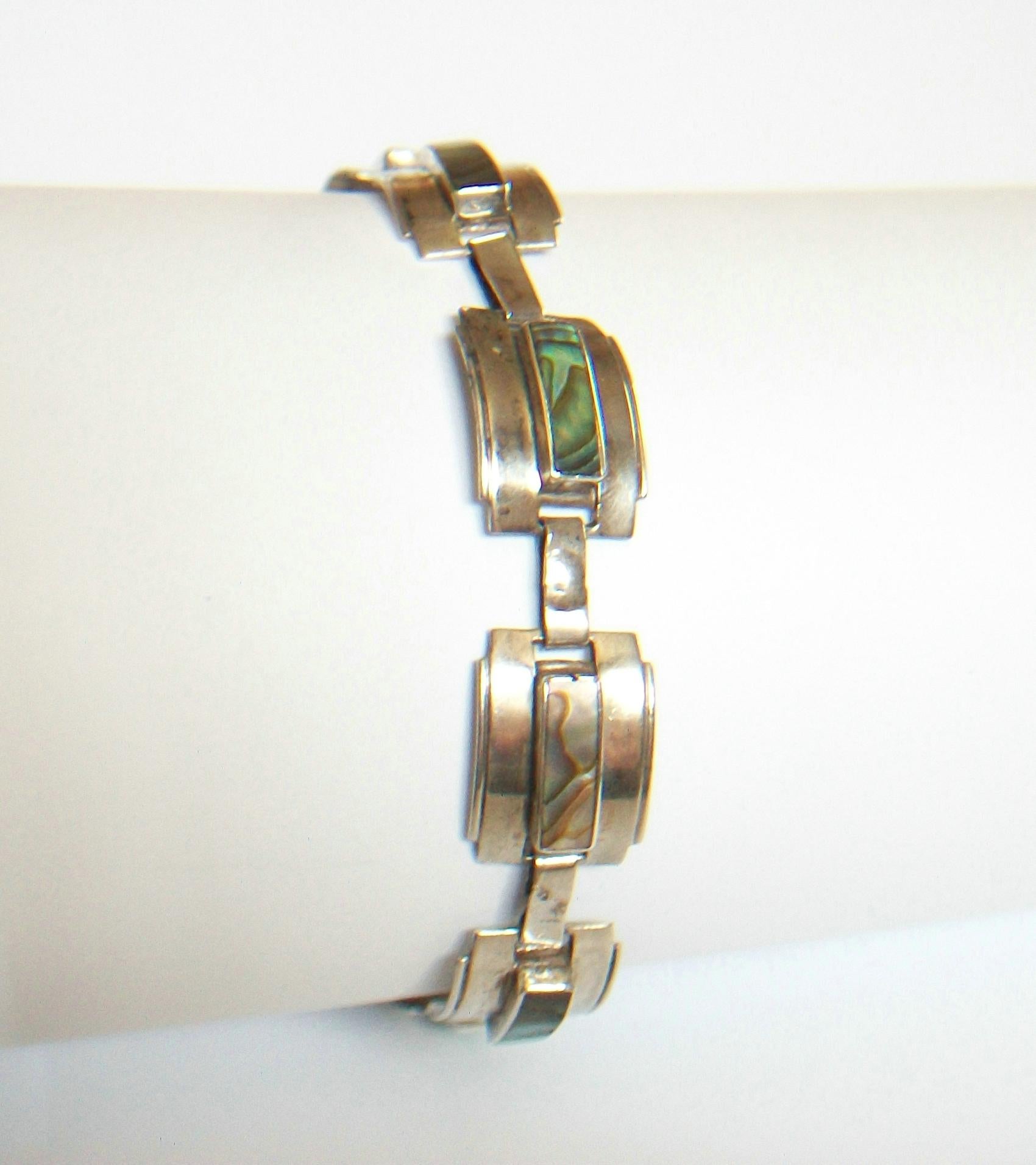 Modernist Sterling Silver & Abalone Link Bracelet - Mexico - Circa 1950's In Good Condition For Sale In Chatham, CA