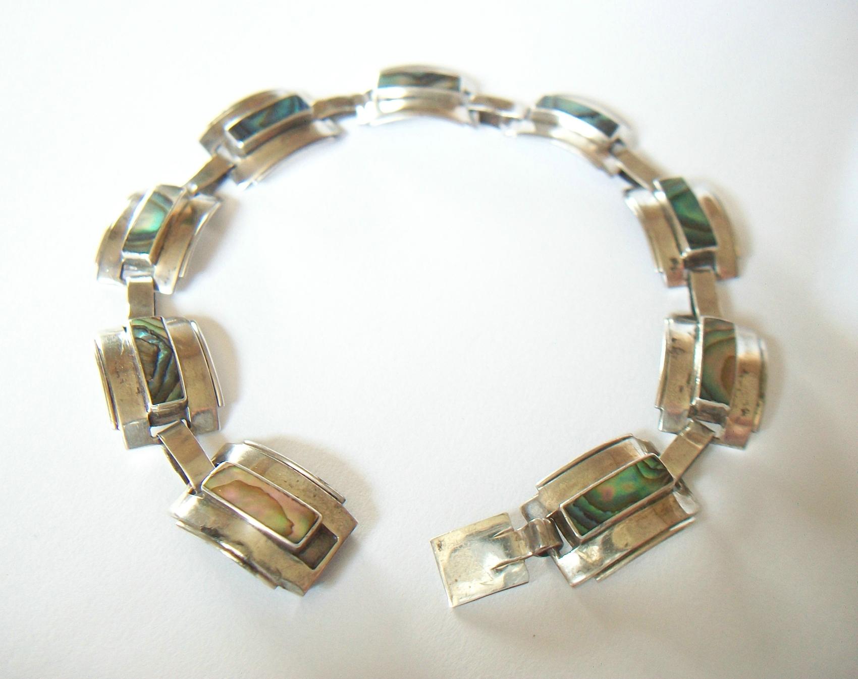 Modernist Sterling Silver & Abalone Link Bracelet - Mexico - Circa 1950's For Sale 3
