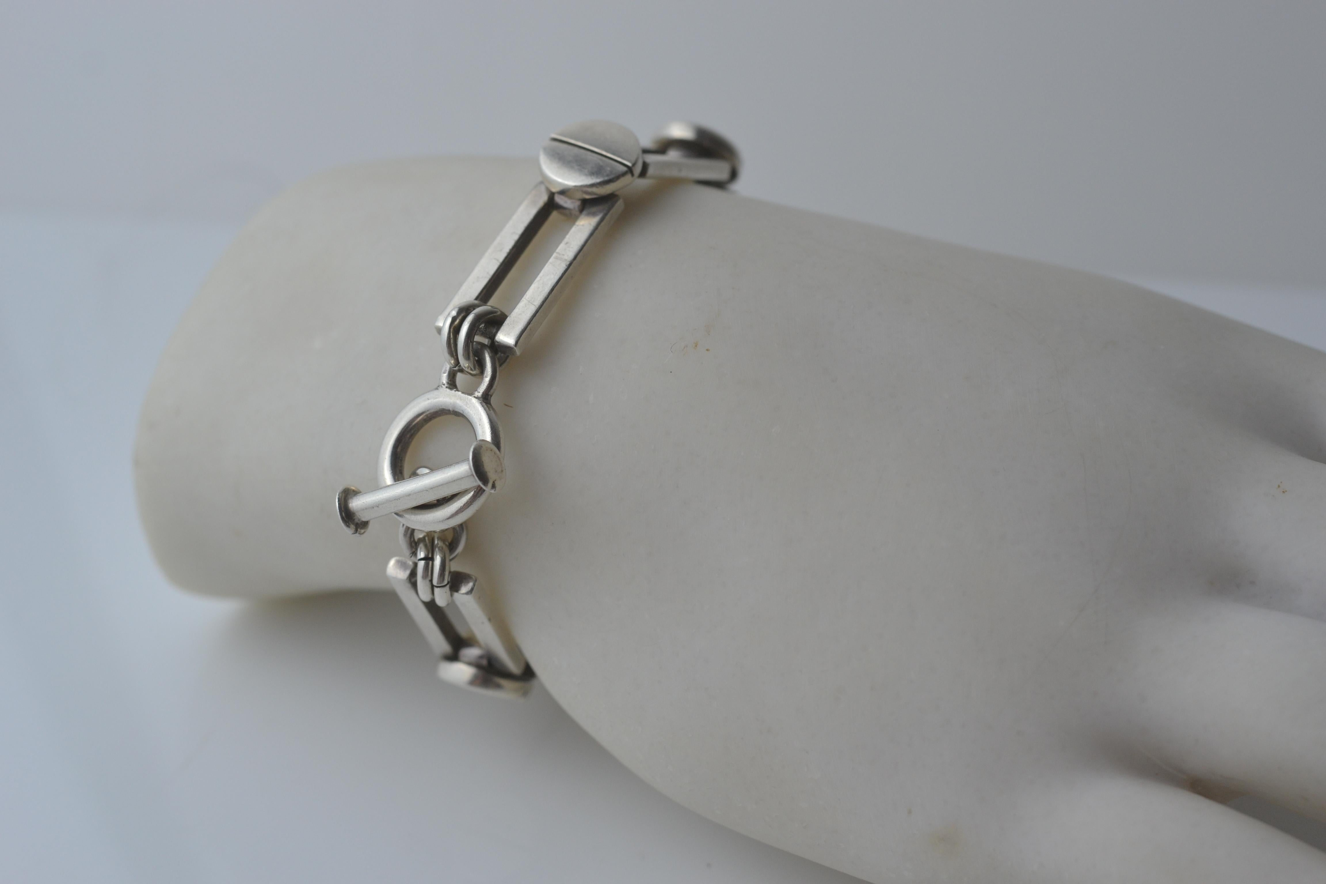 Modernist sterling silver bracelet with chunky toggle clasp unisex Mexican In Good Condition For Sale In Malpas, GB