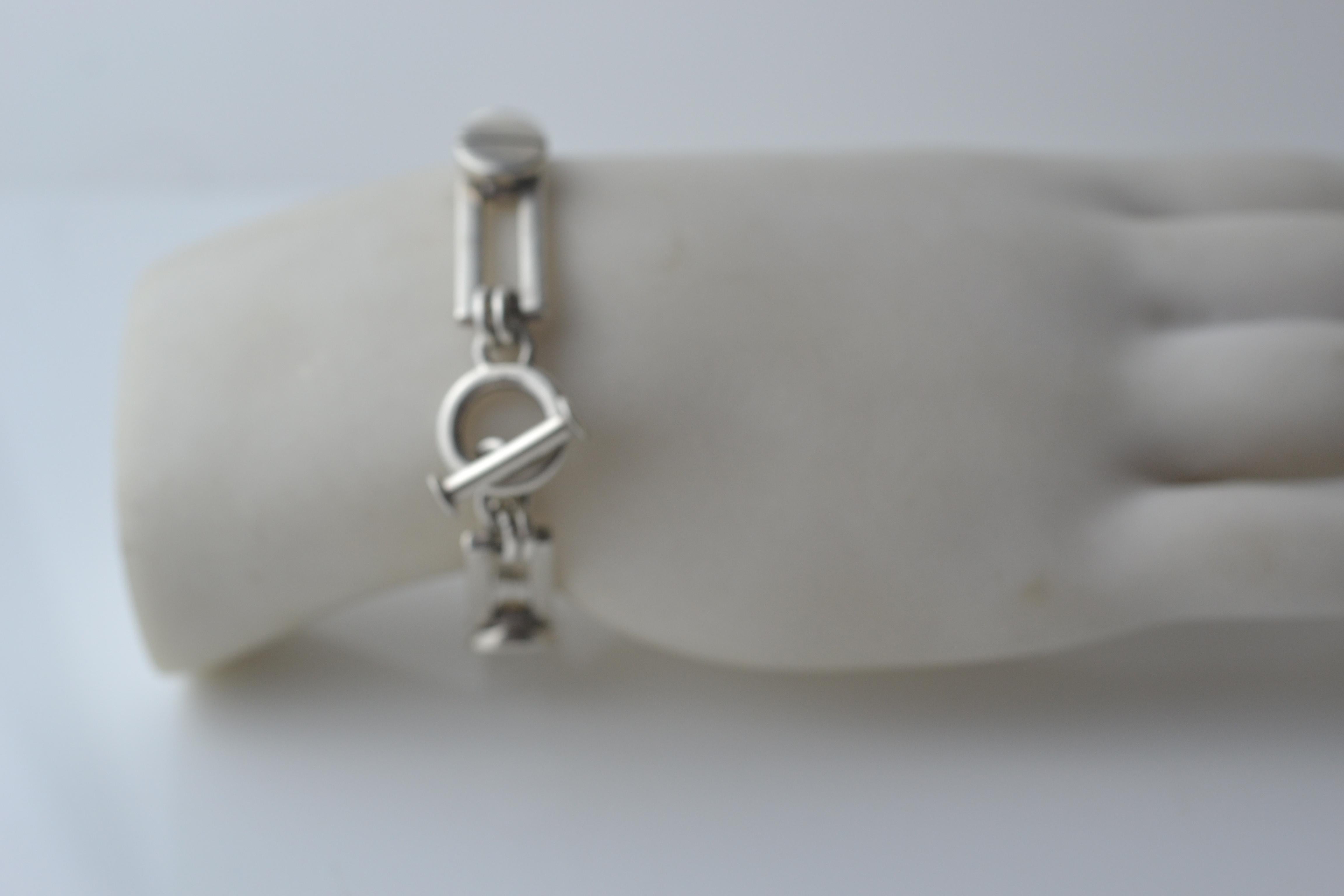 Modernist sterling silver bracelet with chunky toggle clasp unisex Mexican For Sale 1