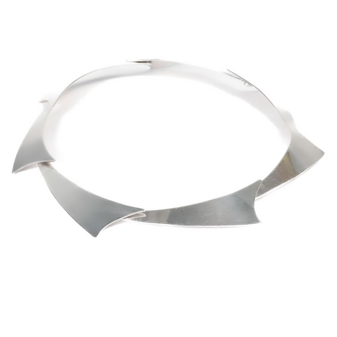 Modernist Sterling Silver Collar Necklace by Noble Smith In Good Condition For Sale In Philadelphia, PA