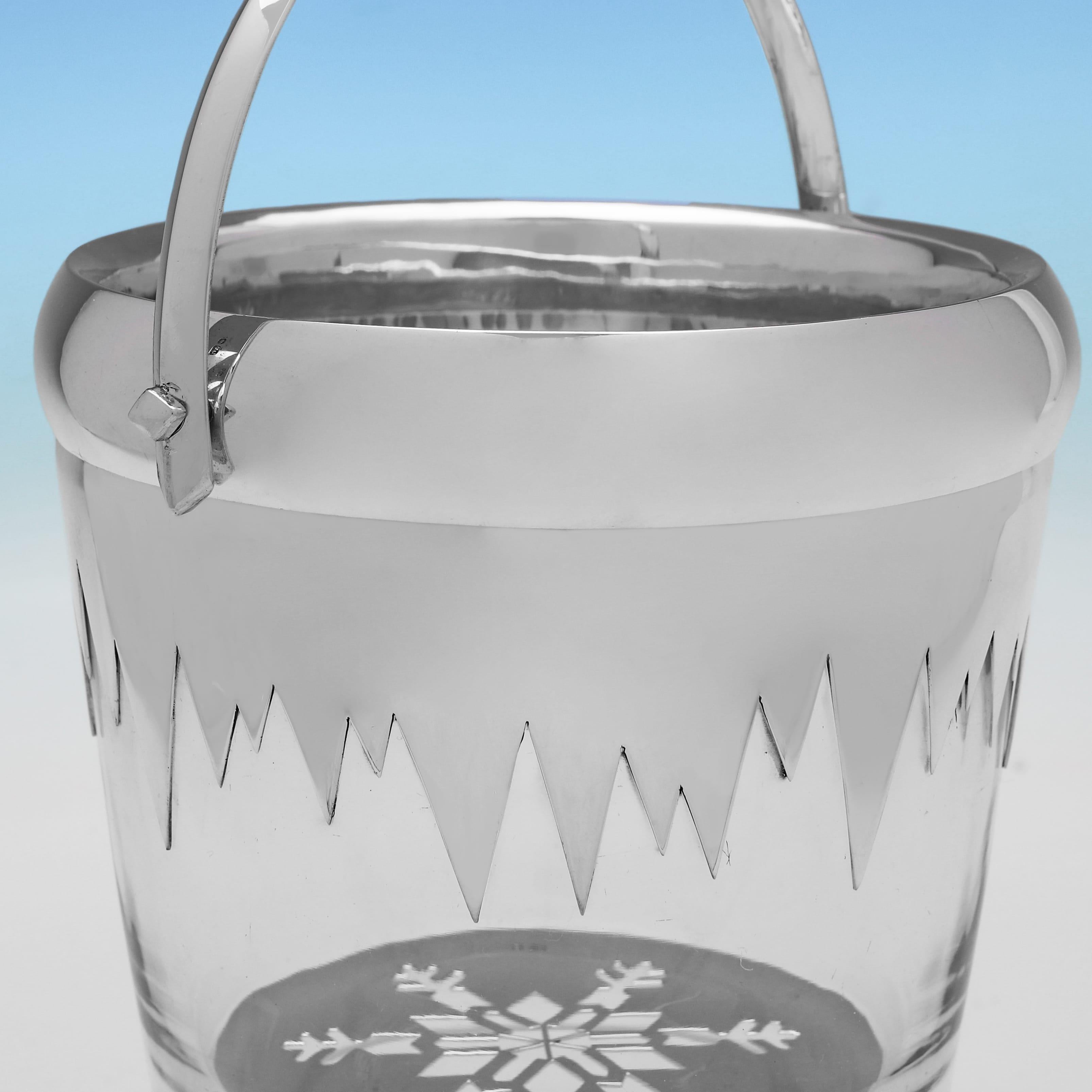 Late 20th Century Modernist Sterling Silver & Glass Ice Bucket with Tongs, London, 1988 For Sale