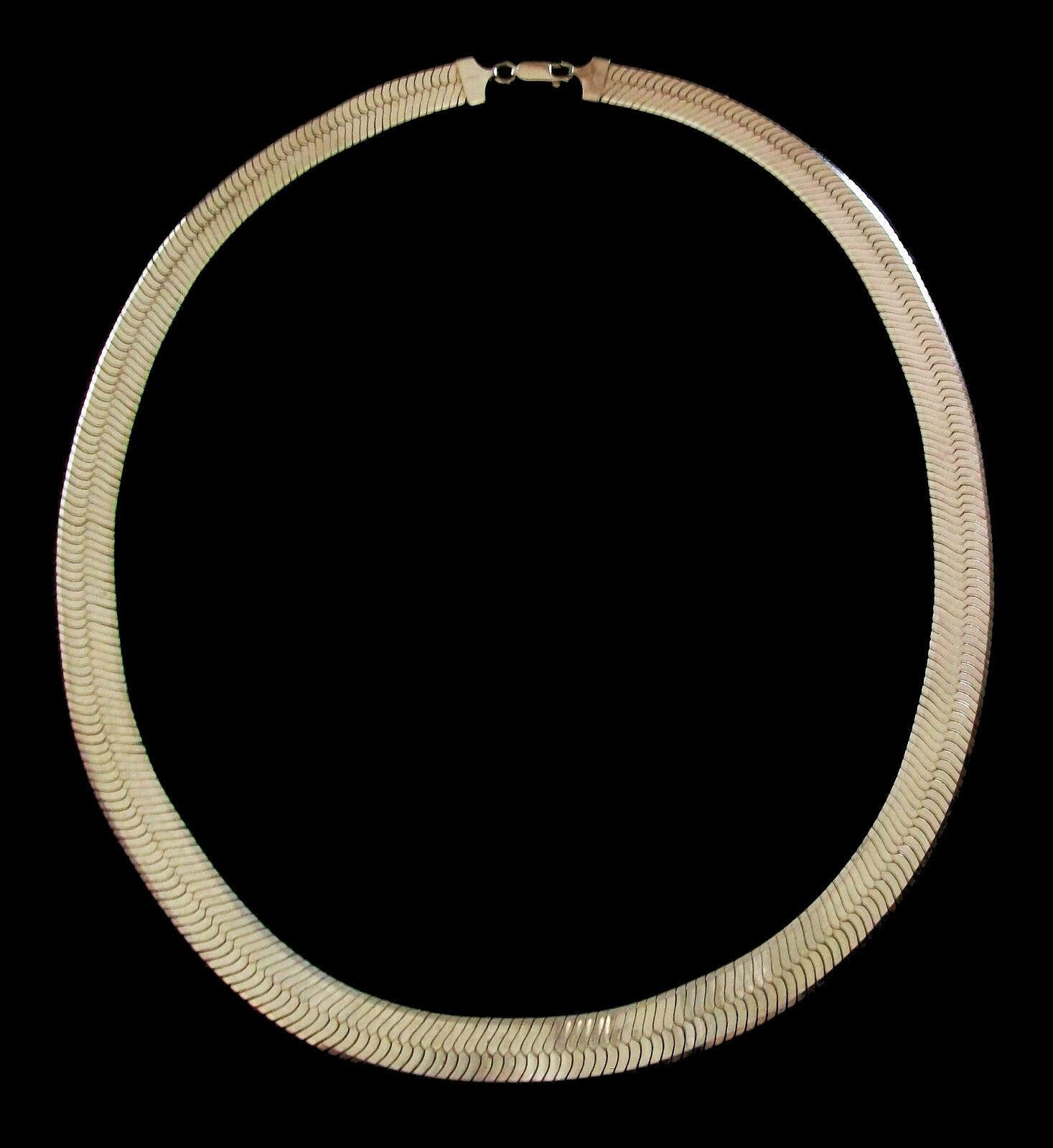 Women's Modernist Sterling Silver Herringbone Necklace, Unsigned, Italy, circa 1970s For Sale