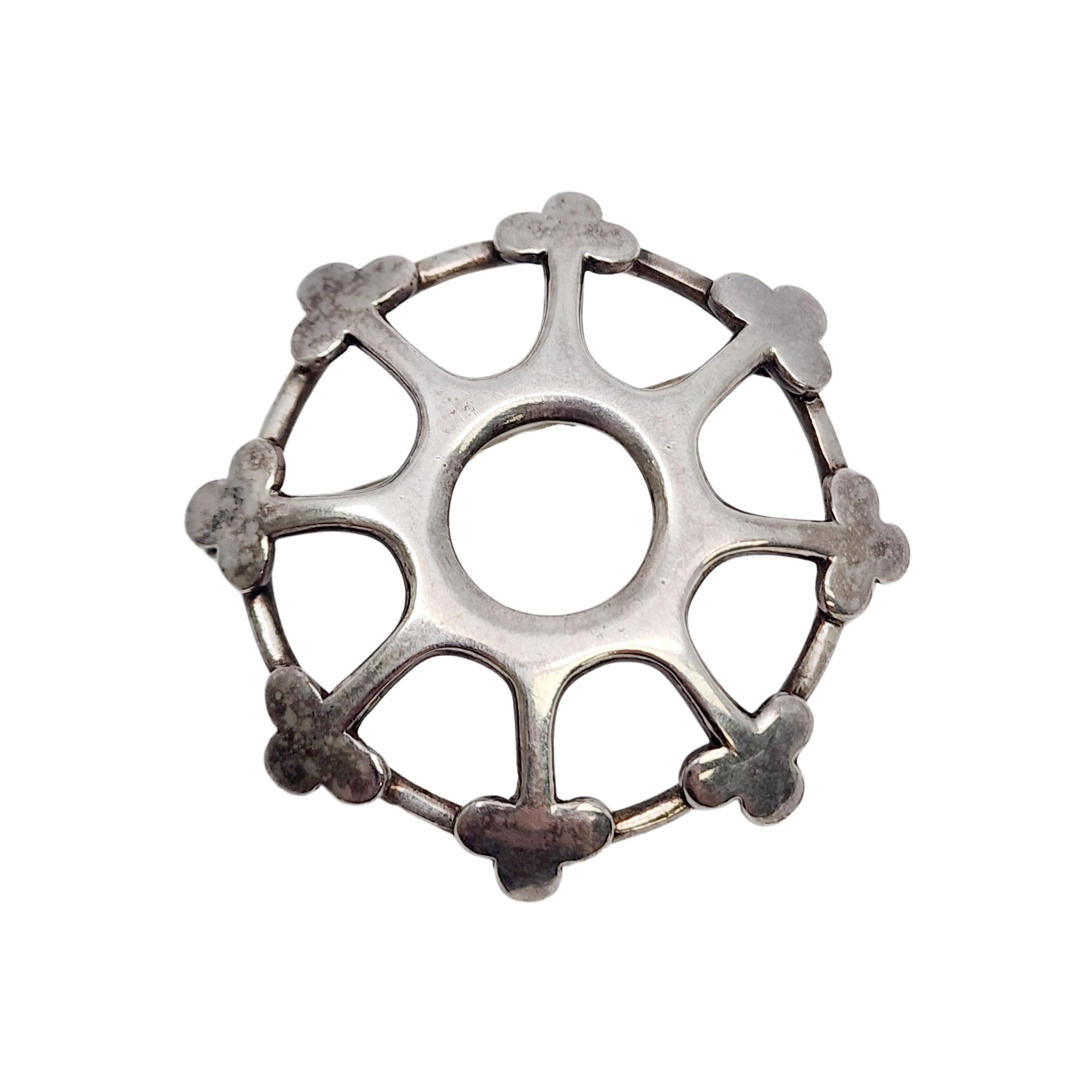 Modernistische Kristi Karasjok Norwegen Modernistische runde Anstecknadel/Brosche aus Sterlingsilber #17364 im Zustand „Gut“ im Angebot in Washington Depot, CT