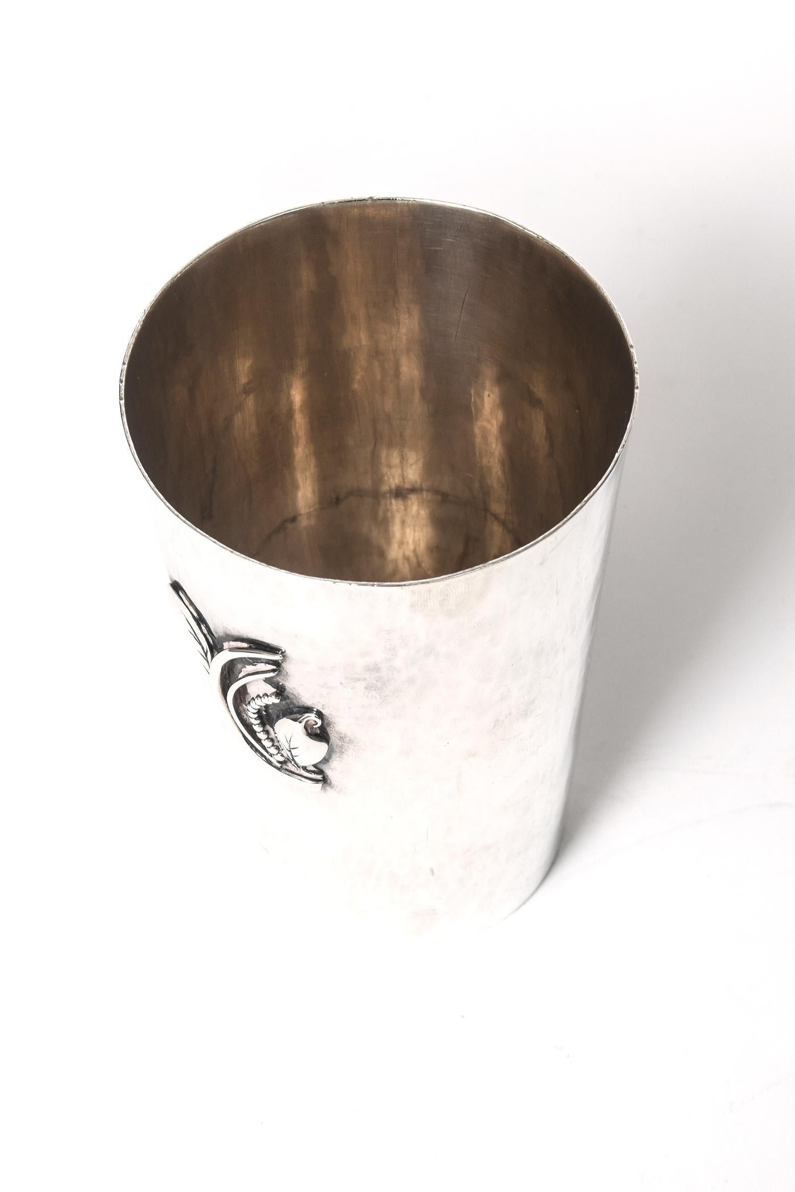 Modernist Sterling Silver Mint Julep Cup with Leaf by Janiyé Miyé Matsukat In Good Condition In Miami Beach, FL