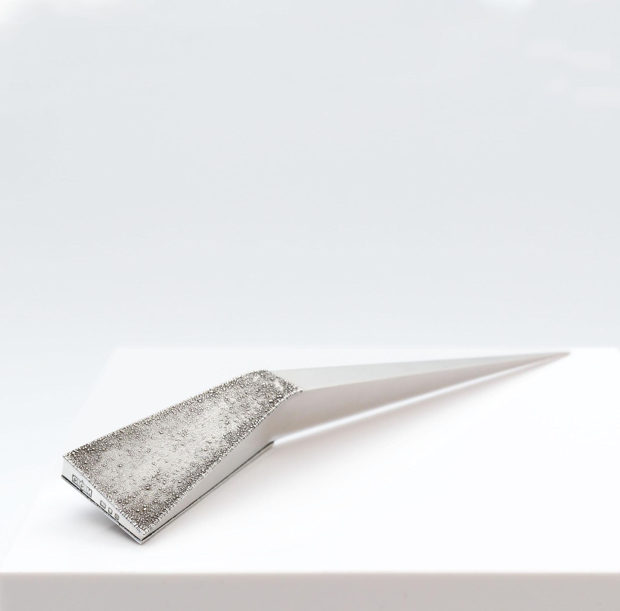 Anglais Couteau de papier moderniste en argent sterling London 1971 par George Grant Macdonald en vente