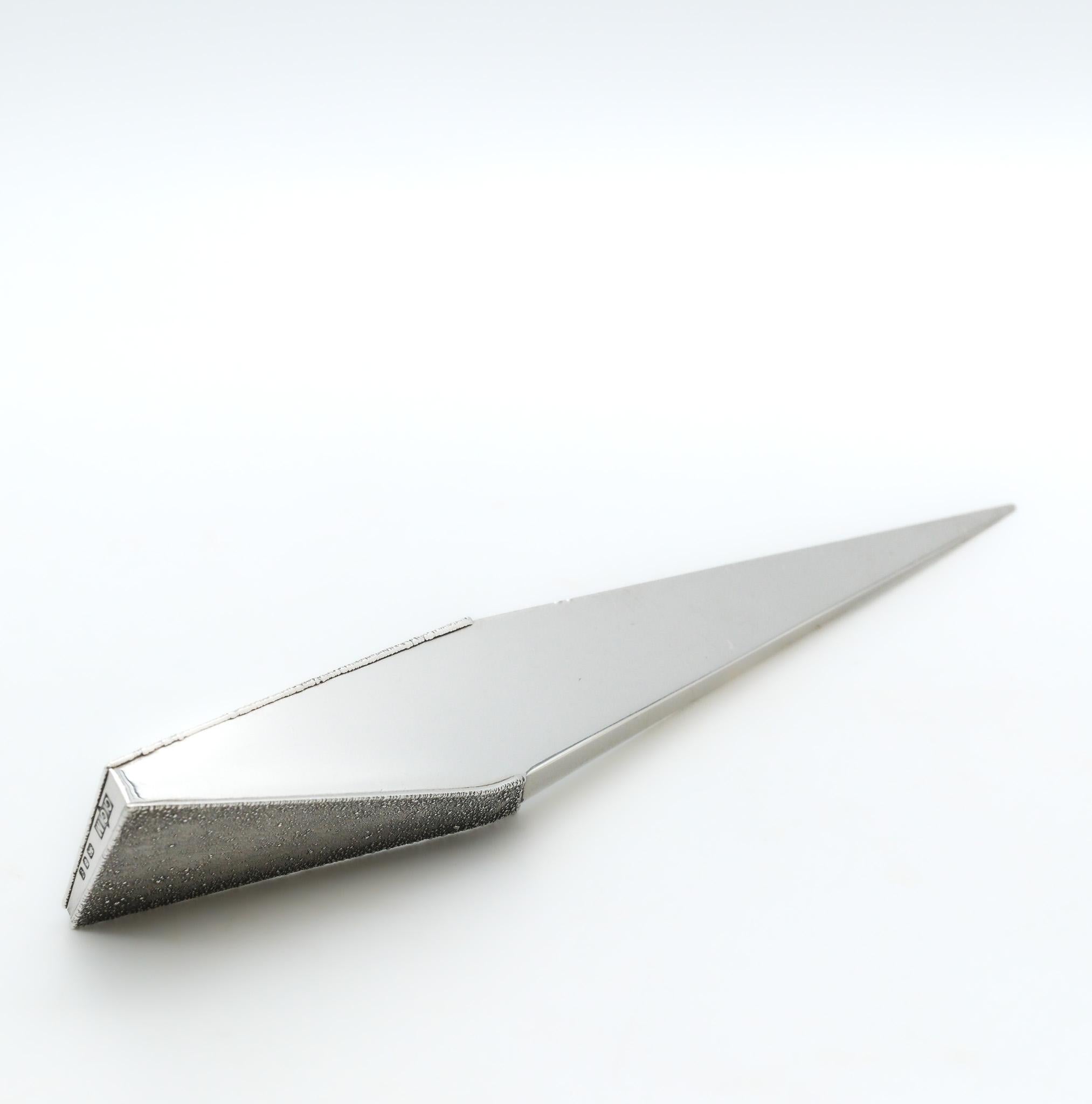 20ième siècle Couteau de papier moderniste en argent sterling London 1971 par George Grant Macdonald en vente