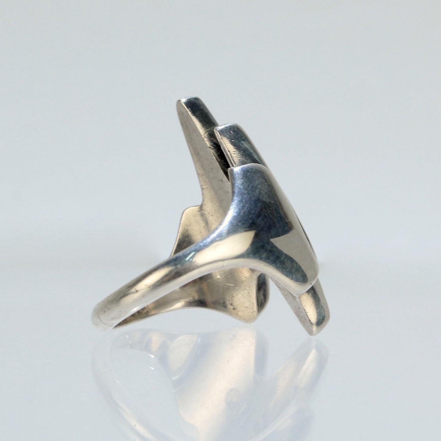 Modernist Sterling Silver Ring No. 125 by Henning Koppel for Georg Jensen In Good Condition In Philadelphia, PA