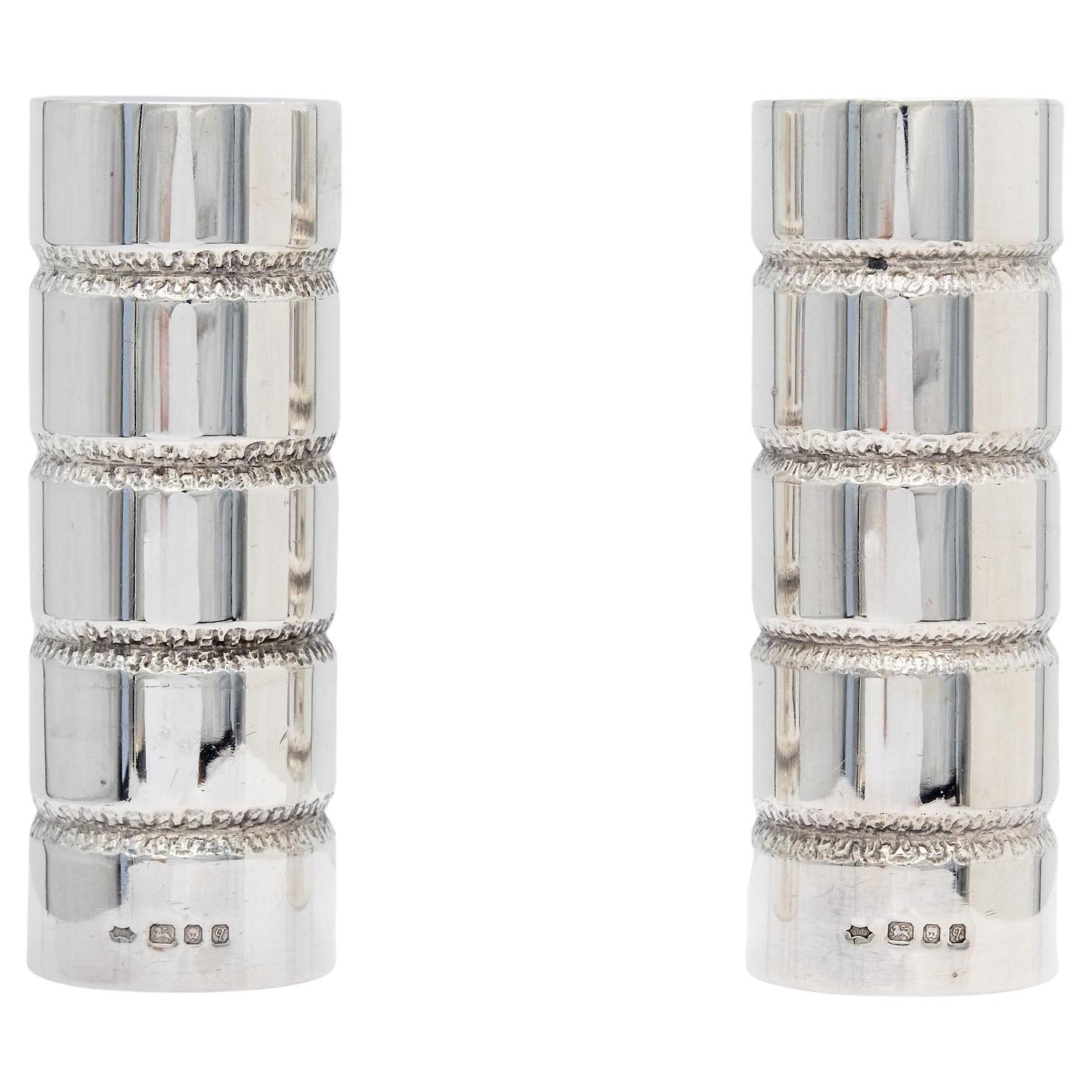 Modernist Sterling Silber Salz & Pfeffer Töpfe von George E Grant London 1971 im Angebot