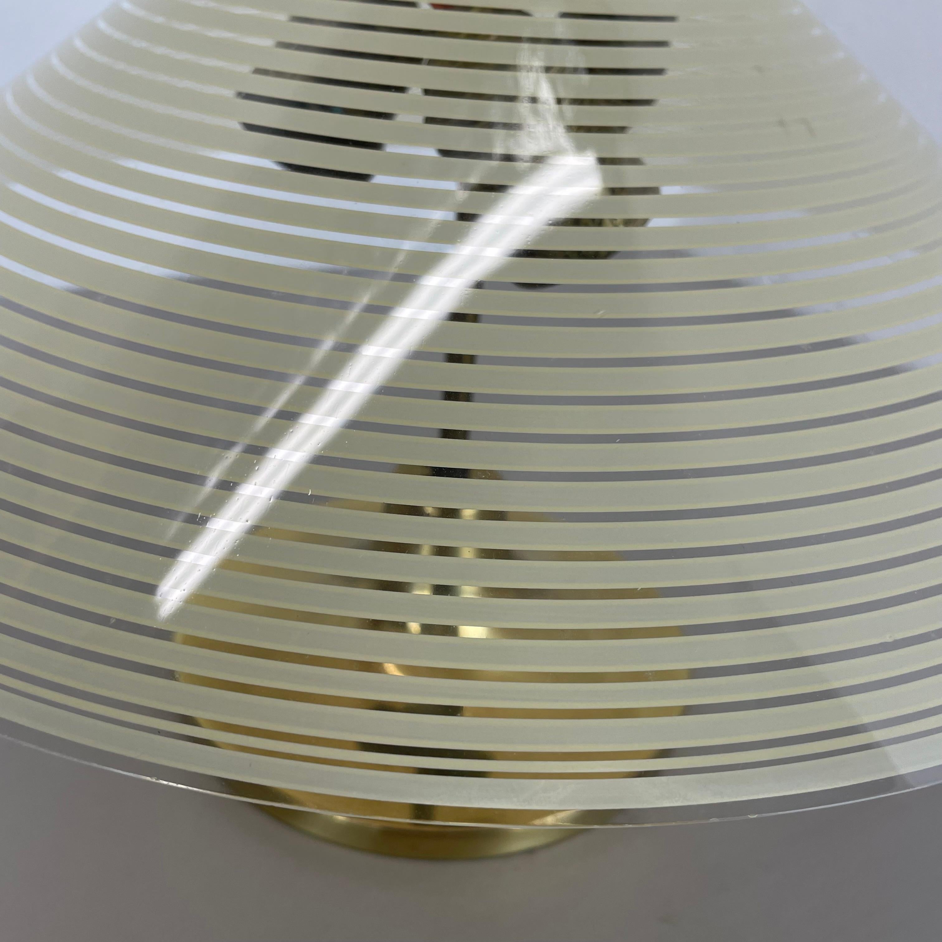 Plafonnier moderniste en laiton et verre de style Stilnovo, Italie, années 1950 en vente 2